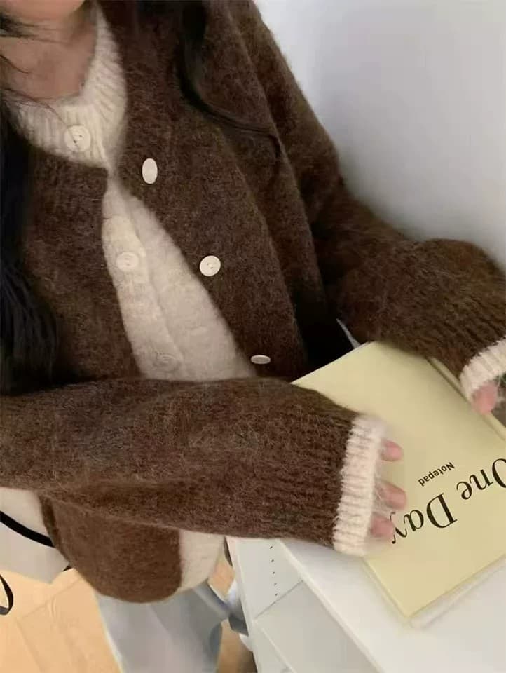 아름다움 라드. 레트로 커피 색상 페이크 레이어드 스웨터 여자 가을 겨울철 고급 센스 느긋한 바람 품격 다용도 니트 맨위 상세 이미지 3