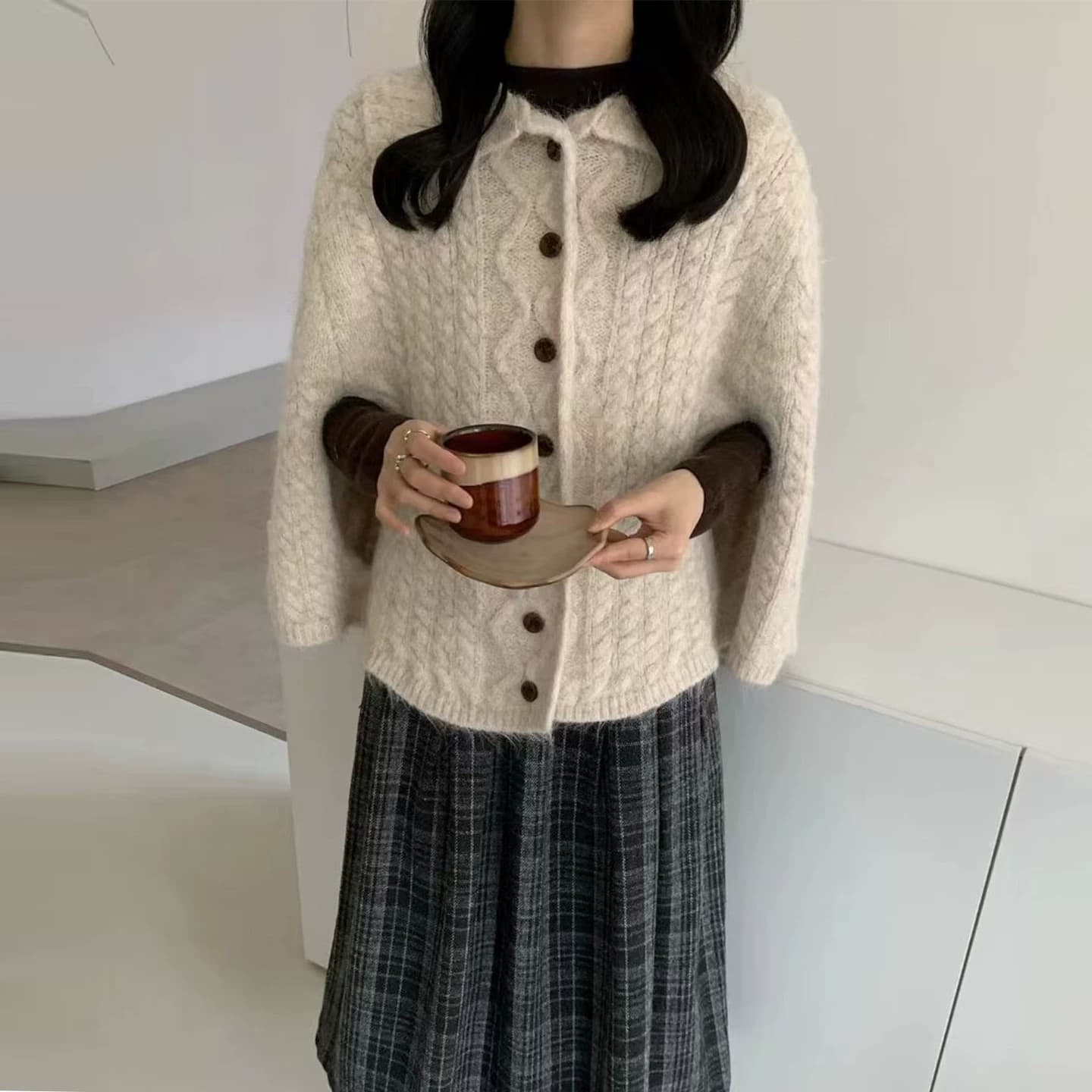 한 부서 느긋한 바람 레트로 폴로 칼라 꽈배기 니트 오픈 가디건 여성 고급 센스 부서 버클 다용도 망토 스웨터 오픈 가디건 이미지 3