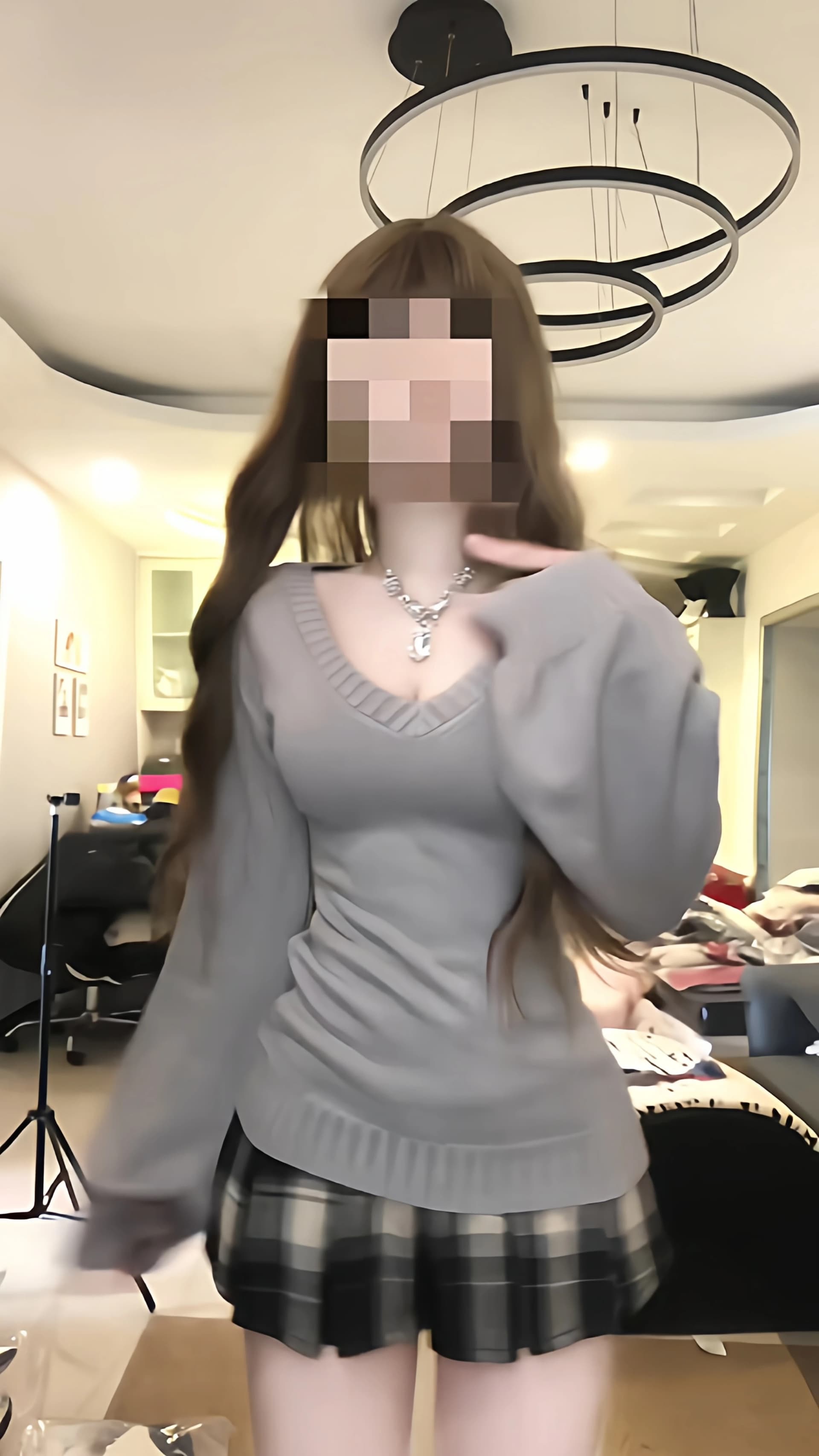 아메리칸 핫걸 바람 V넥 니트 스웨터 여성 가을 겨울 2026 봄 새로운 회색 몸매 가꾸기 섹시함 회색 스웨터 맨위 상세 이미지 2