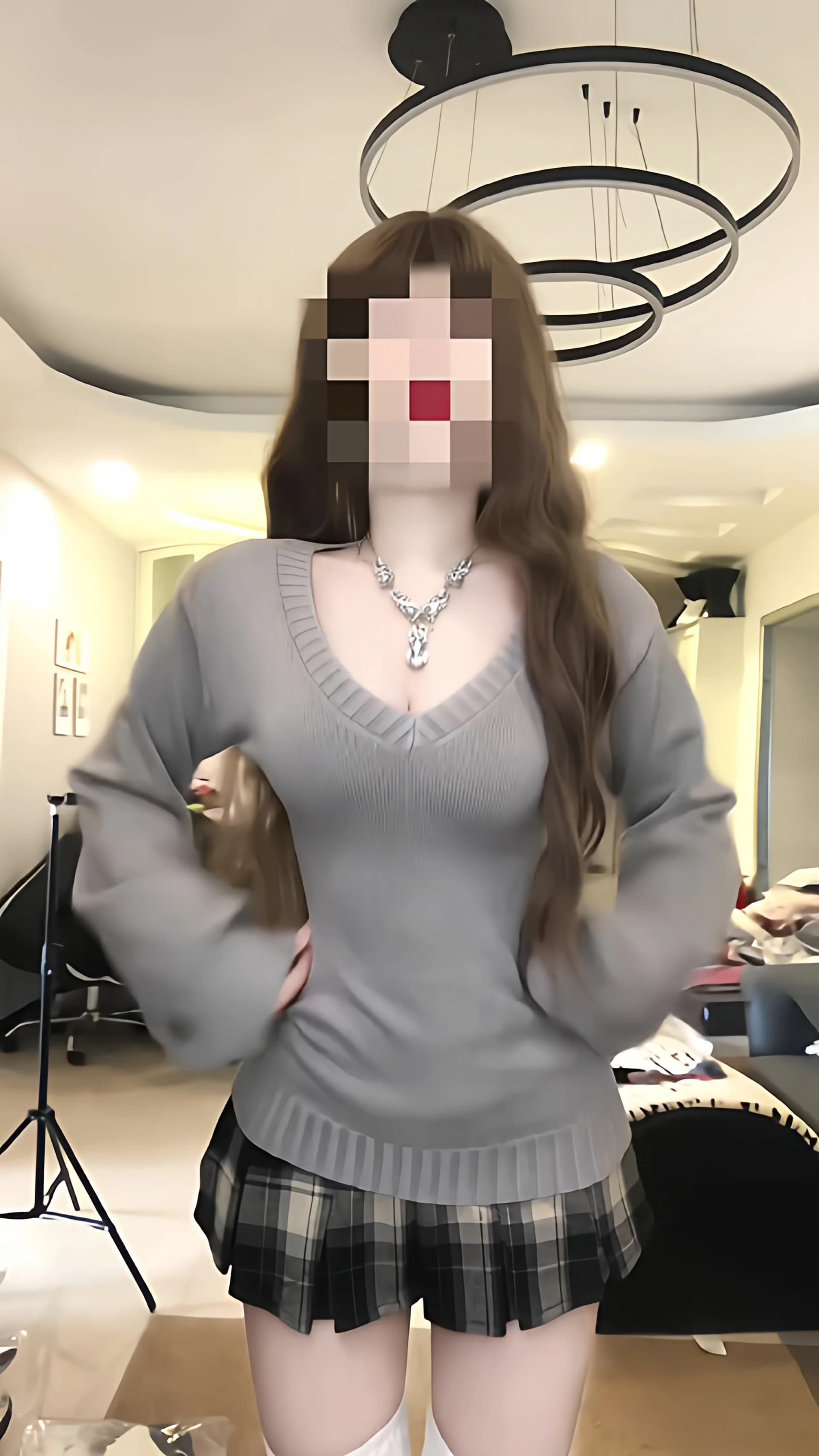 아메리칸 핫걸 바람 V넥 니트 스웨터 여성 가을 겨울 2026 봄 새로운 회색 몸매 가꾸기 섹시함 회색 스웨터 맨위 상세 이미지 3
