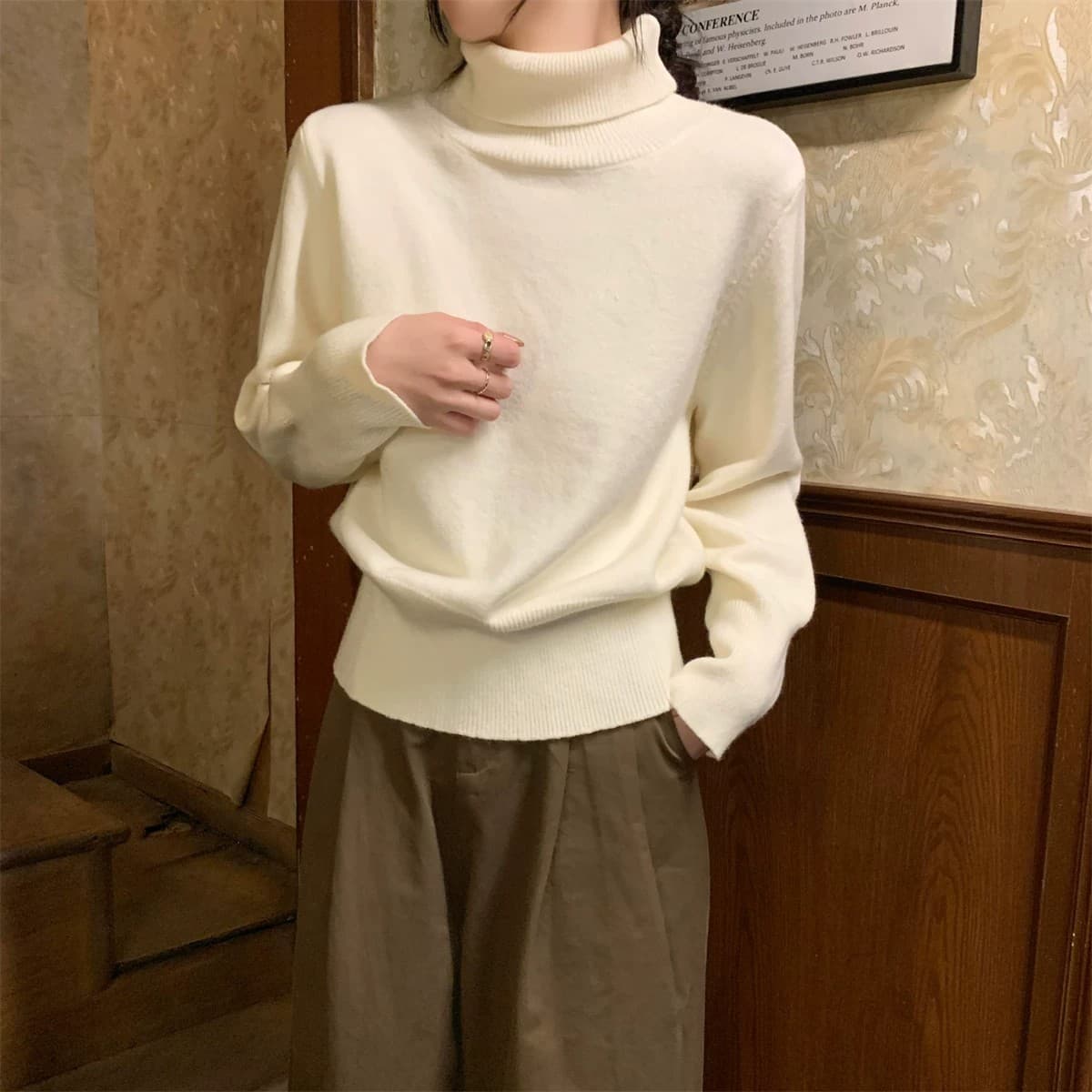 miu 부서 우유 황색 터틀넥 두꺼운 기본 셔츠 여성 봄 가을 고급 보온 인사이드 가져 가라. 스웨터 품격 니트 맨위 상세 이미지 25