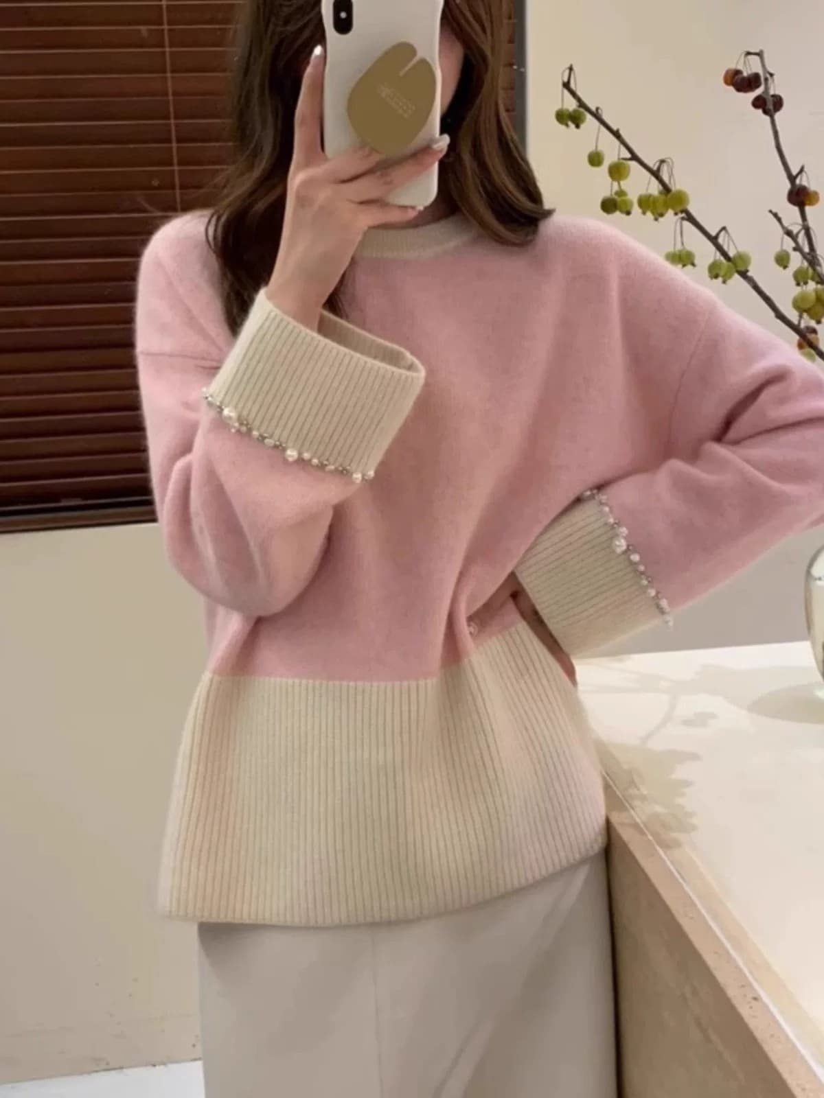 너구리 플러시 프랑스식 레트로 패치워크 색상 스웨터 여자 디자인 센스 커프스 비즈 박기 무거운 작업 작은 대중 니트 스웨터 가을 겨울 켜기 새로운 이미지 3