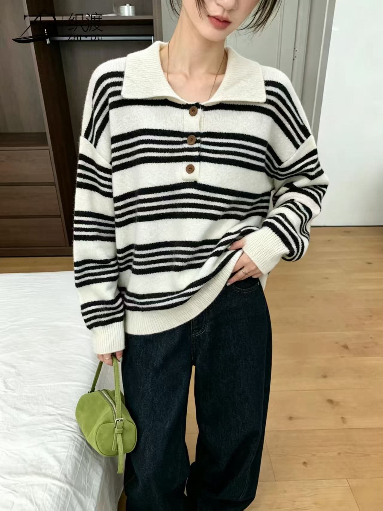 2026 새로운 봄 드레스 느긋한 스트라이프 POLO 칼라 스웨터 여자 한국 스타일 세련된 센스 작은 대중 캐주얼 루즈핏 니트 스웨터 상세 이미지 2