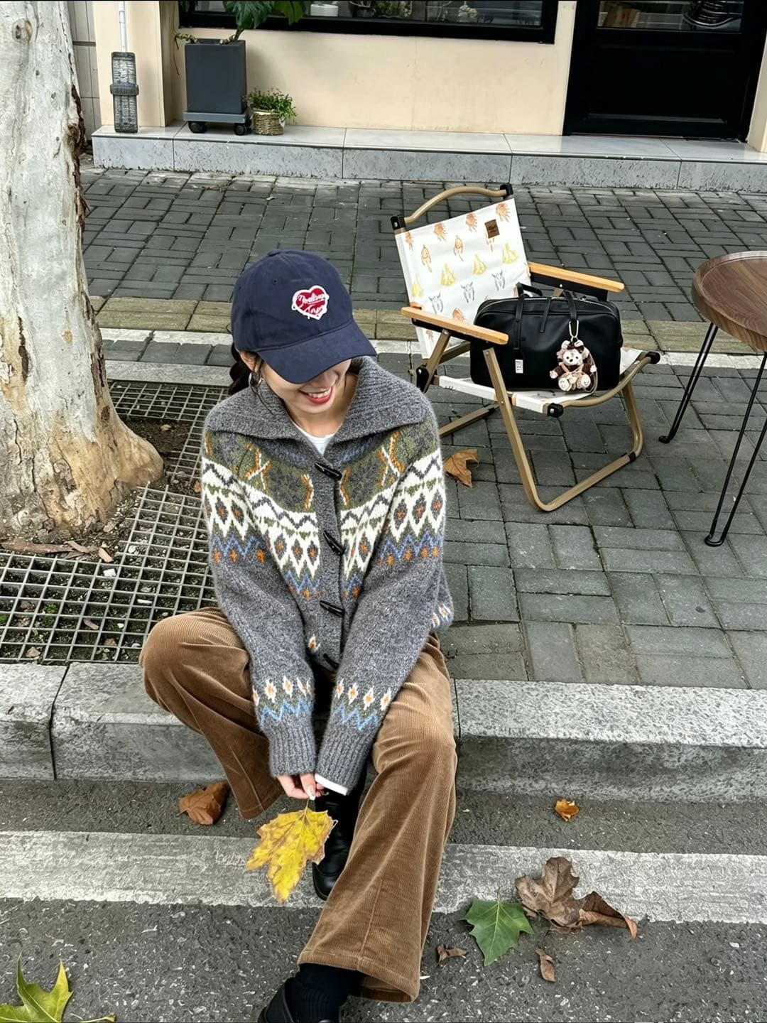 공정한 섬 자카드 레트로 폴로 칼라 소뿔 버클 스웨터 코트 여자 2026 가을 겨울 새로운 루즈핏 니트 오픈 가디건 상세 이미지 5
