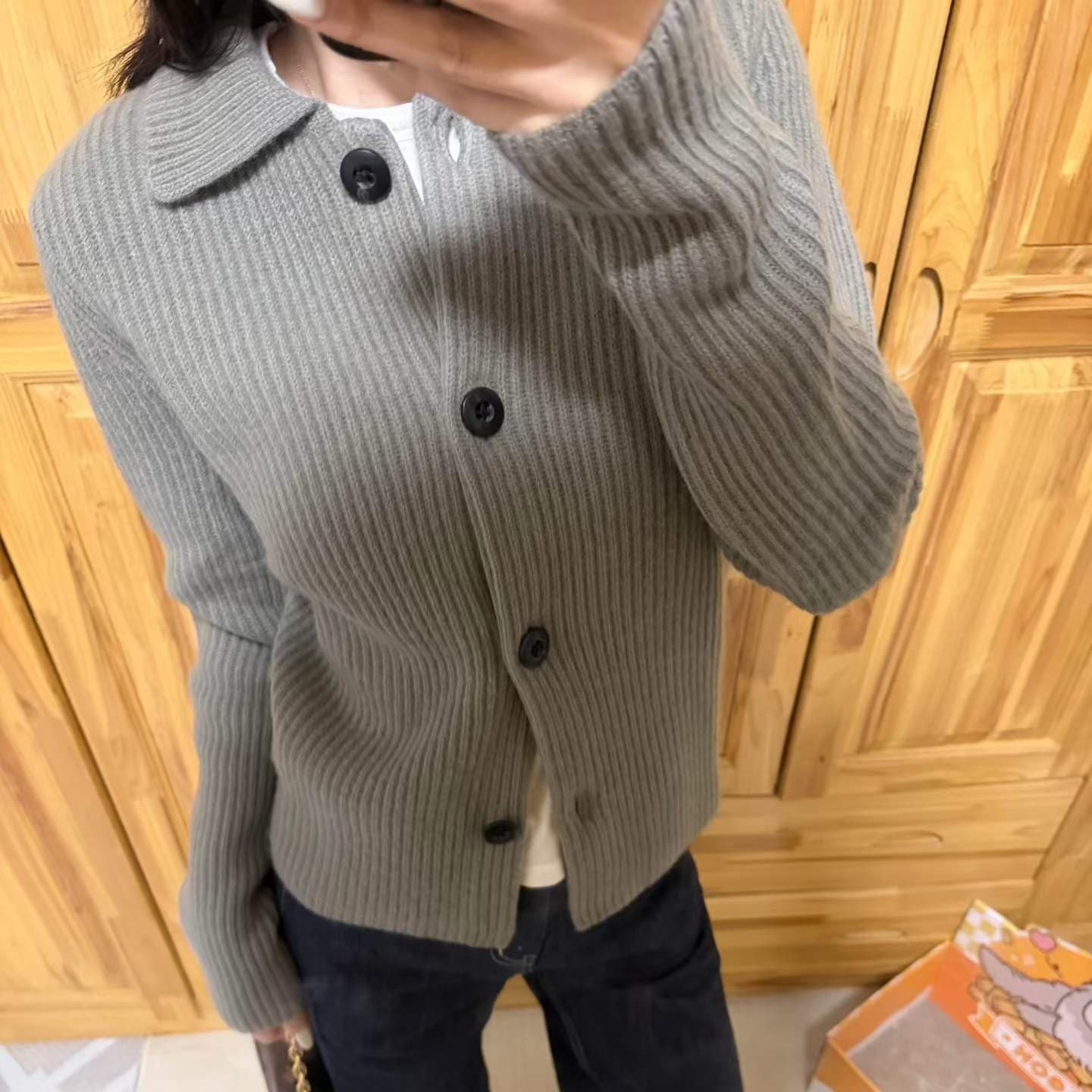 복잡한 고대 돈 바람 카키 색 폴로 칼라 니트 오픈 가디건 여성 가을 겨울 루즈핏 고급 센스 너구리 털털 외투 두꺼움 이미지 2