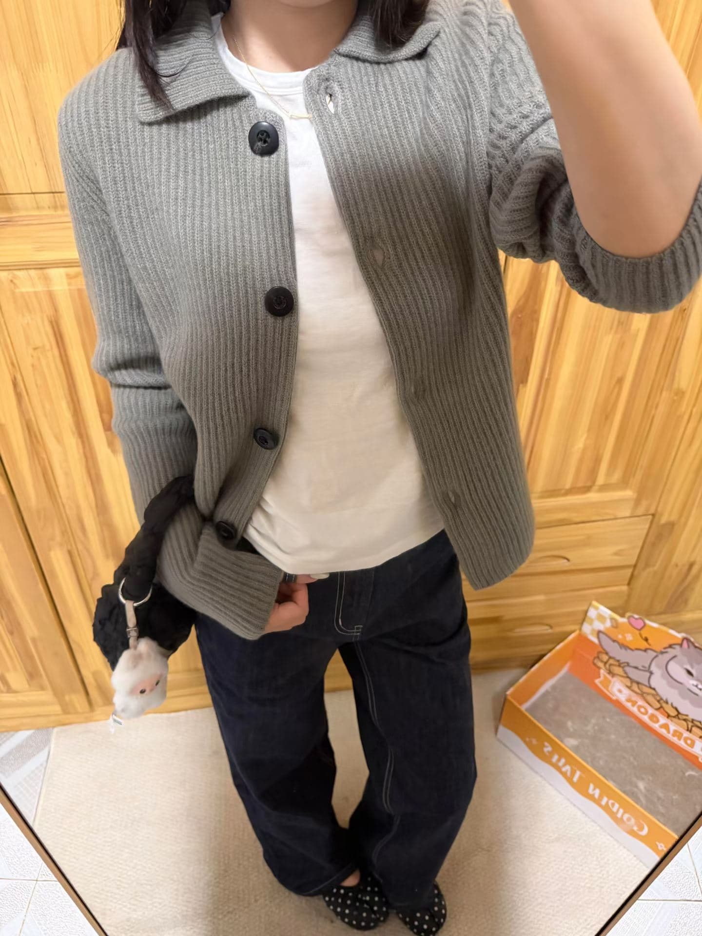 복잡한 고대 돈 바람 카키 색 폴로 칼라 니트 오픈 가디건 여성 가을 겨울 루즈핏 고급 센스 너구리 털털 외투 두꺼움 상세 이미지 7