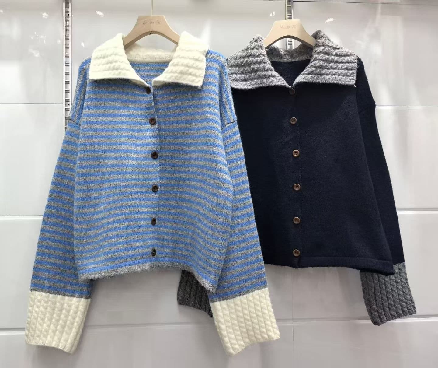 작은 샤넬 스타일 스트라이프 POLO 칼라 긴팔 스웨터 니트 스웨터 여성 조기 가을 느긋한 느슨함 센스 착용 가져 가라. 재킷 맨위 상세 이미지 1