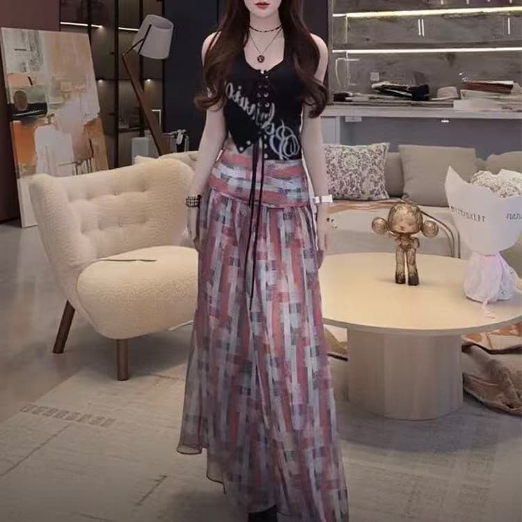 스타 같은 단락 세트 여성 핫걸 슬림해 보이는 검정색 스트랩 알파벳 조끼 하이웨이스트 체크무늬 반신 스커트 투피스 세트 상세 이미지 3