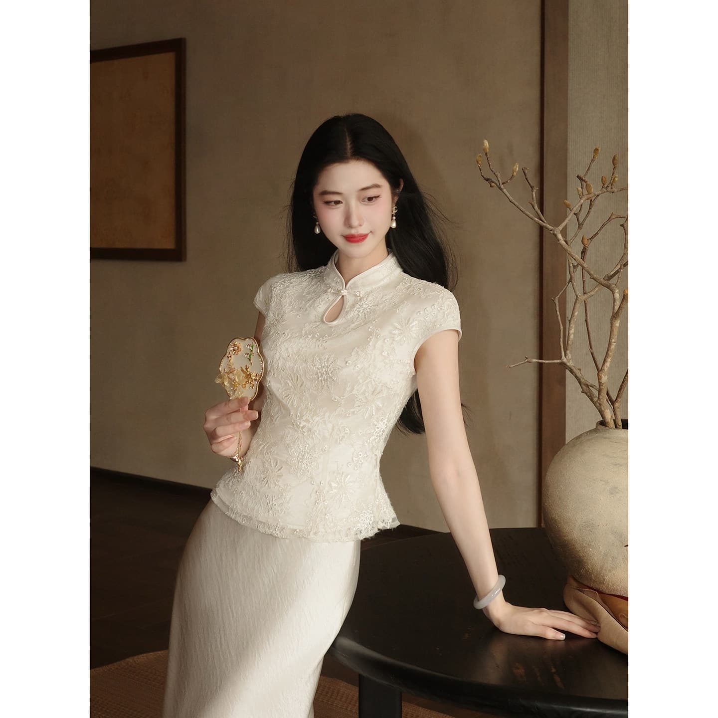 새로운 중식 모방 아세트산 레이스 여성 셔츠 여름 망사 홀로우 아웃 꽃무늬 쇼트 스타일 맨위 반신 스커트 투피스 세트 이미지 2