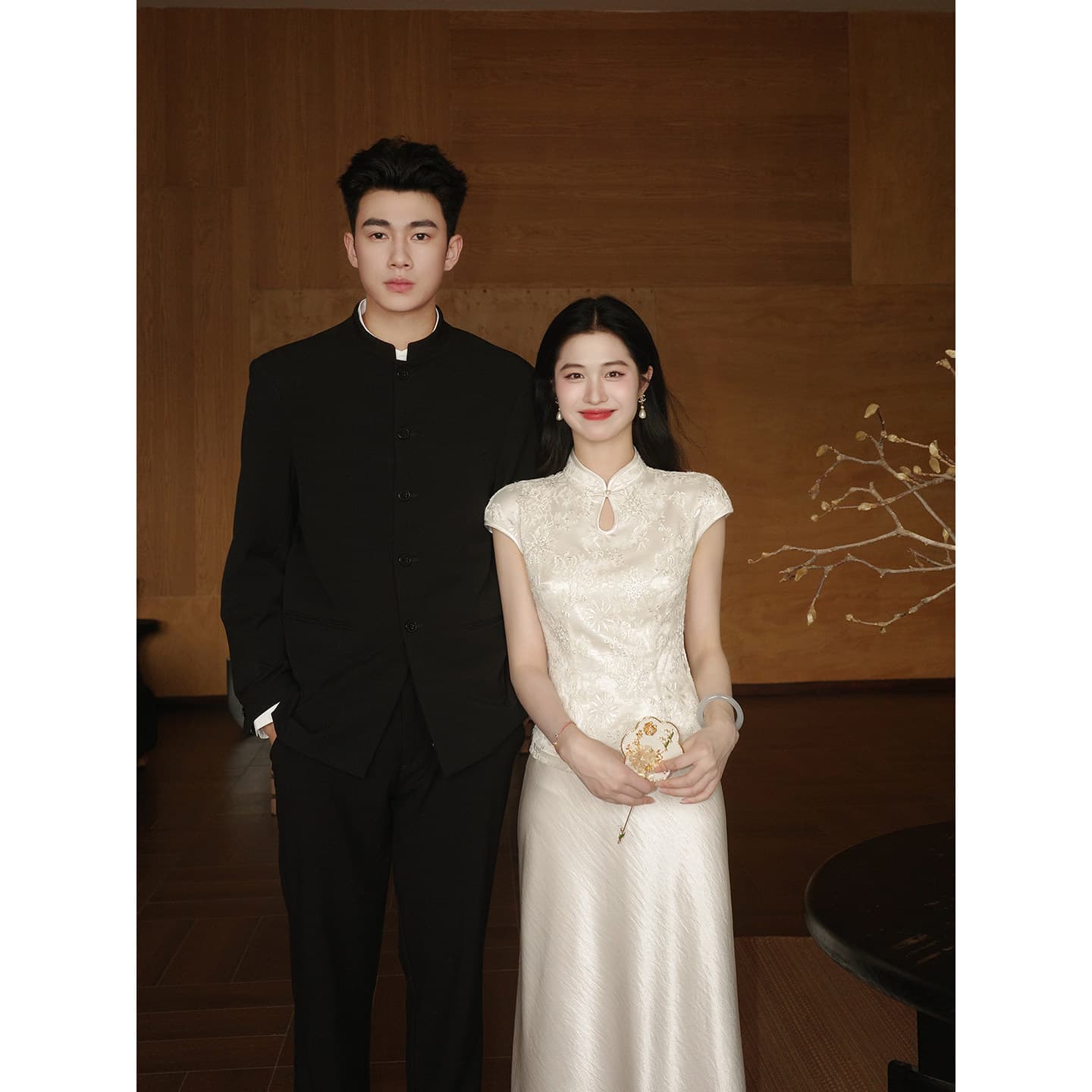 새로운 중식 모방 아세트산 레이스 여성 셔츠 여름 망사 홀로우 아웃 꽃무늬 쇼트 스타일 맨위 반신 스커트 투피스 세트 이미지 4