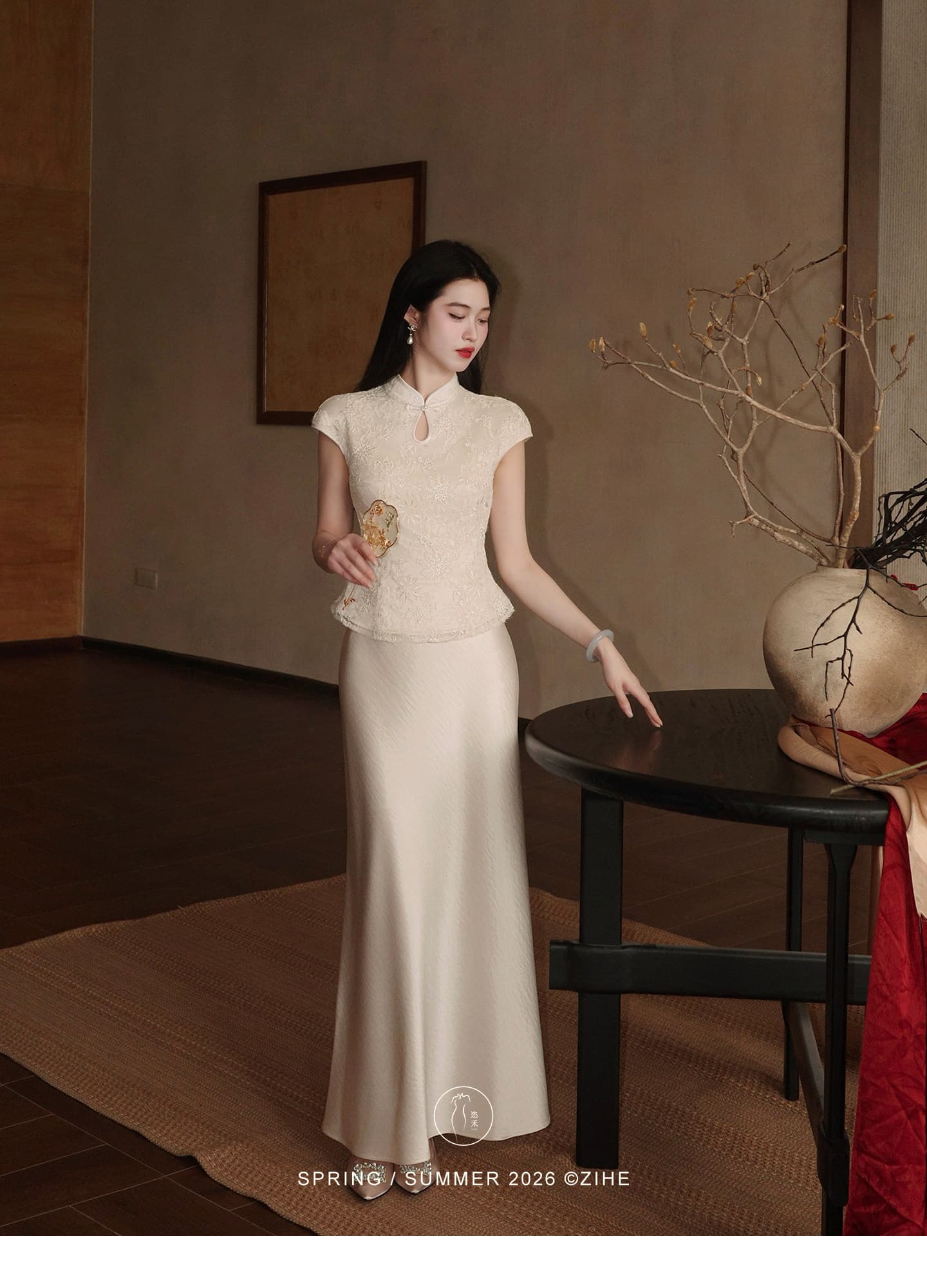 새로운 중식 모방 아세트산 레이스 여성 셔츠 여름 망사 홀로우 아웃 꽃무늬 쇼트 스타일 맨위 반신 스커트 투피스 세트 상세 이미지 10