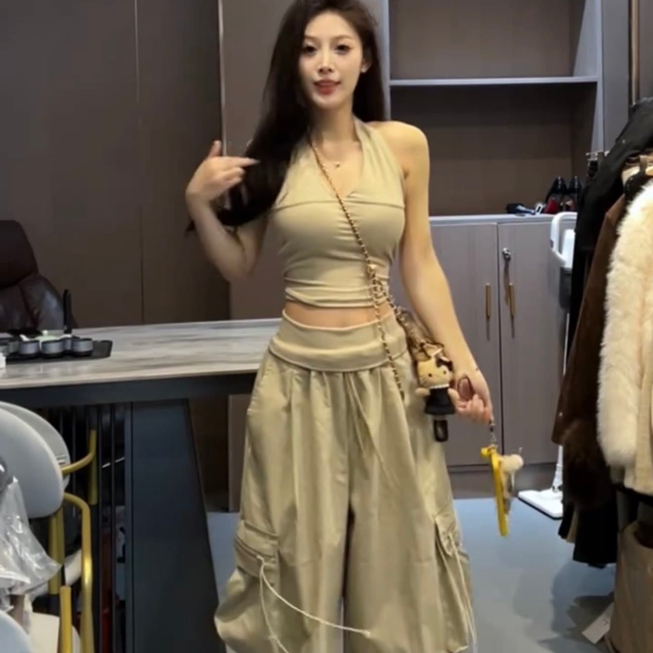 빛 사람들 핫걸 섹시함 행침 목 캐미솔 다용도 슬림해 보이는 워크웨어 와이드 팬츠 외국 가스 슬림해 보이는 투피스 세트 이미지 6