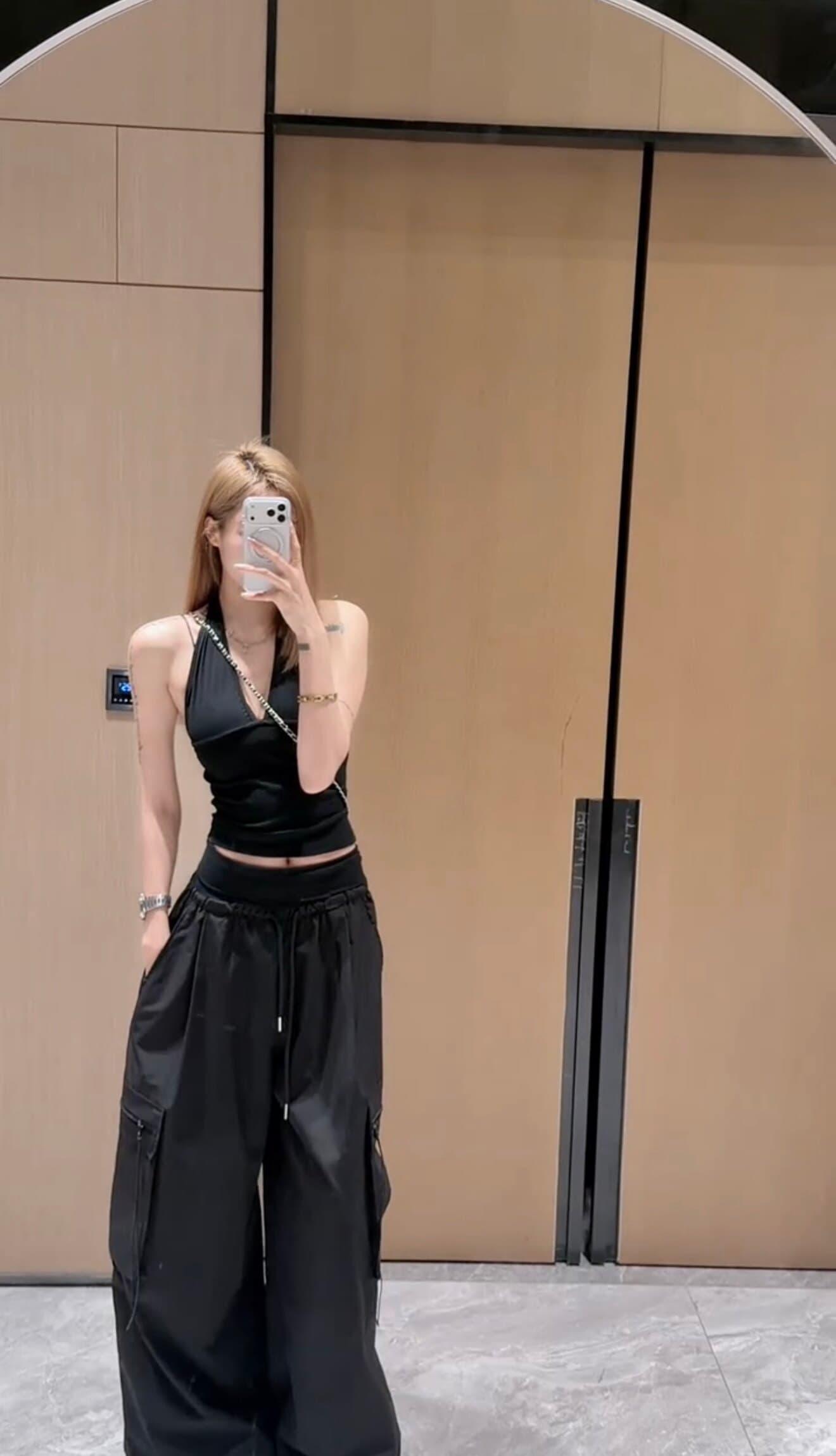 빛 사람들 핫걸 섹시함 행침 목 캐미솔 다용도 슬림해 보이는 워크웨어 와이드 팬츠 외국 가스 슬림해 보이는 투피스 세트 상세 이미지 5