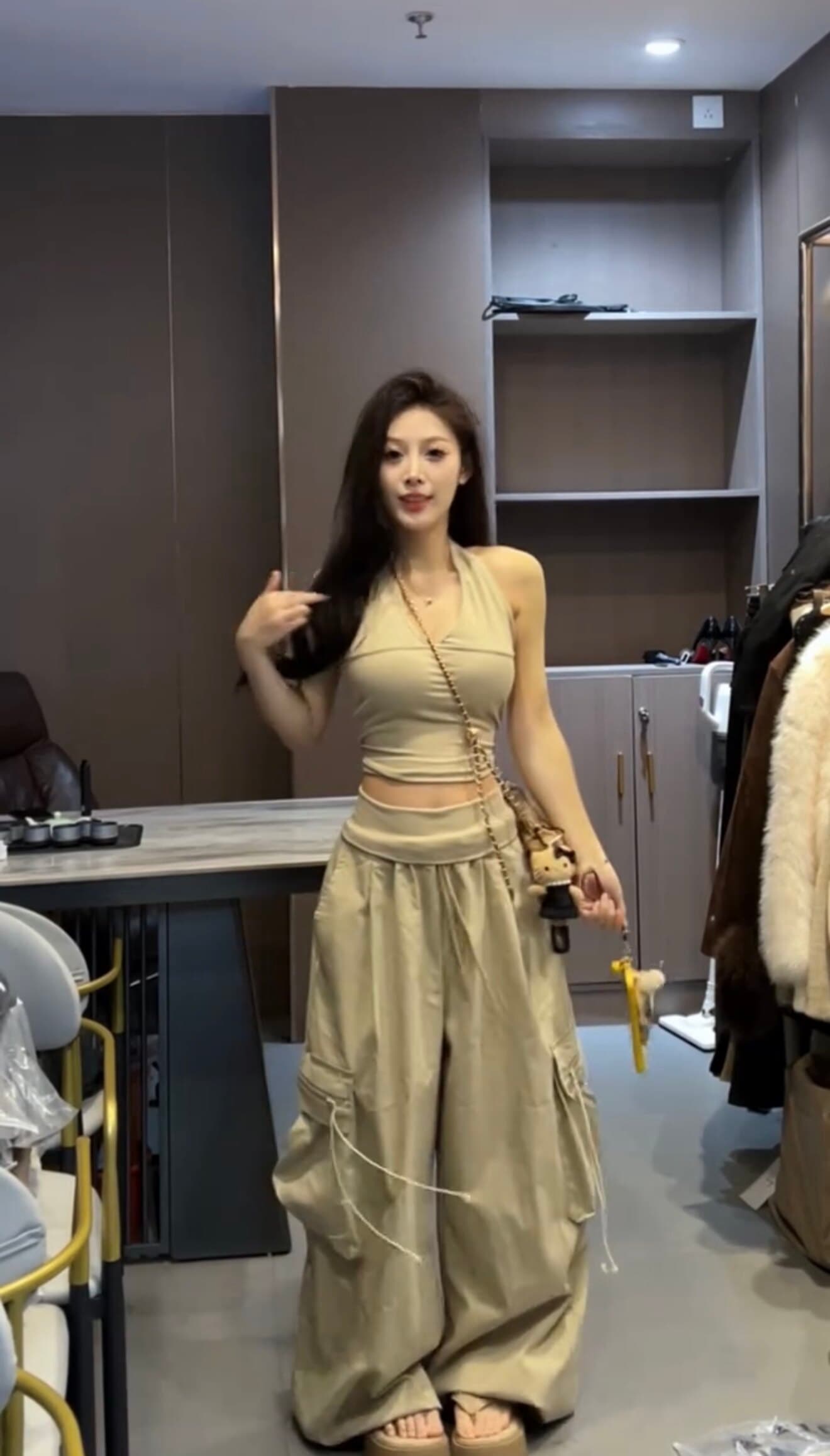 빛 사람들 핫걸 섹시함 행침 목 캐미솔 다용도 슬림해 보이는 워크웨어 와이드 팬츠 외국 가스 슬림해 보이는 투피스 세트 상세 이미지 10