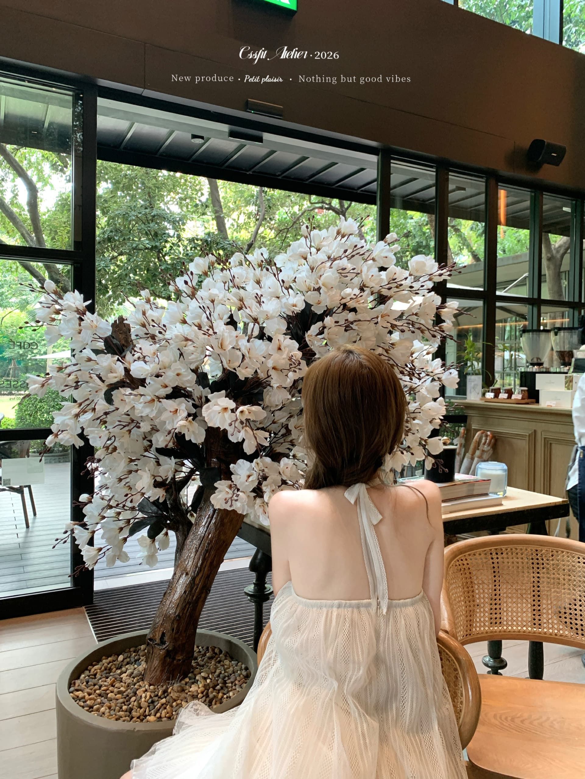 프랑스식 순수한 욕망 요정 바람 3 차원 꽃 민소매 행침 목 여성 드레스 여름 패션 섹시함 백리스 드레스 상세 이미지 19
