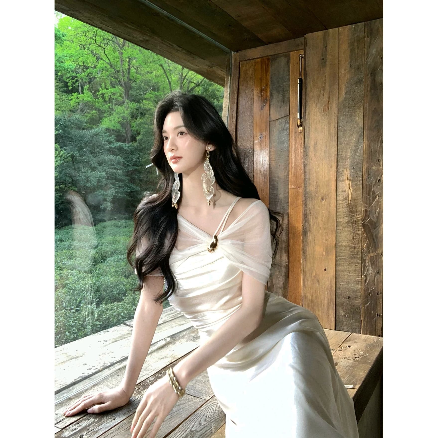 하나부터 순간 디자인 센스 비스듬한 어깨 금속 버클 새틴 롱 스커트 허리 수축 인어 꼬리 고급 센스 빛 럭셔리 예복 롱 스커트 이미지 6