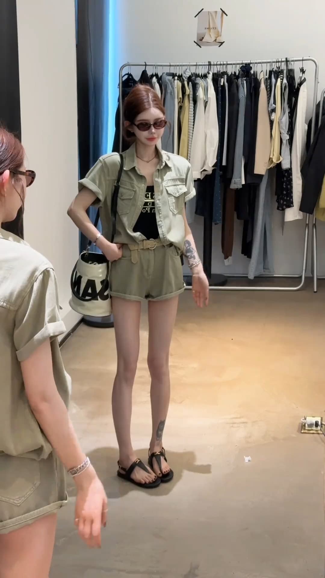 아메리칸 레트로 데님 세트 여성 여름 새로운 디자인 센스 캐주얼 연령 감소 반팔 재킷 반바지 투피스 세트 상세 이미지 3
