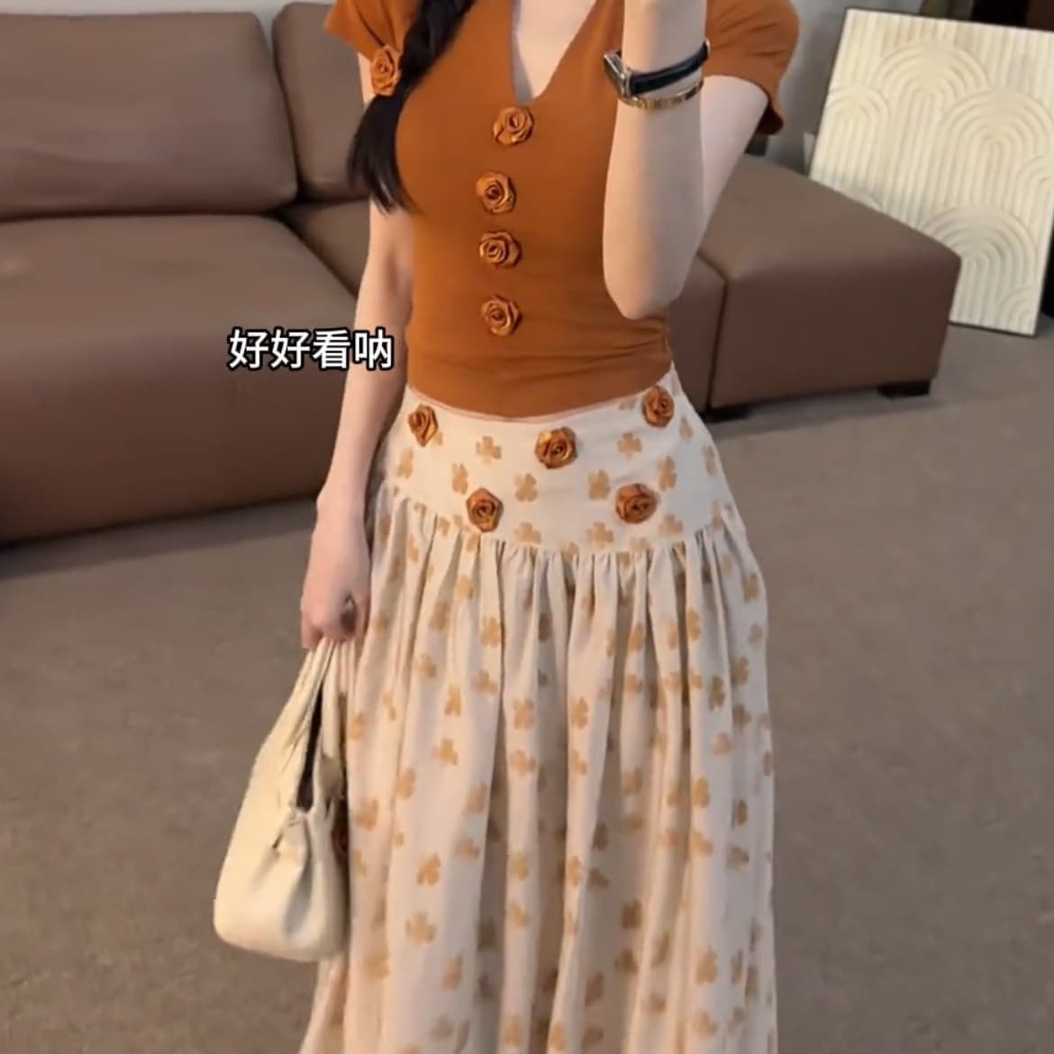 2026 여름 품격 전체 집합 ootd 착용 가져 가라. 고유 한 슈퍼 잘 생긴 V넥 맨위 반신 스커트 투피스 슈트 여성 이미지 3