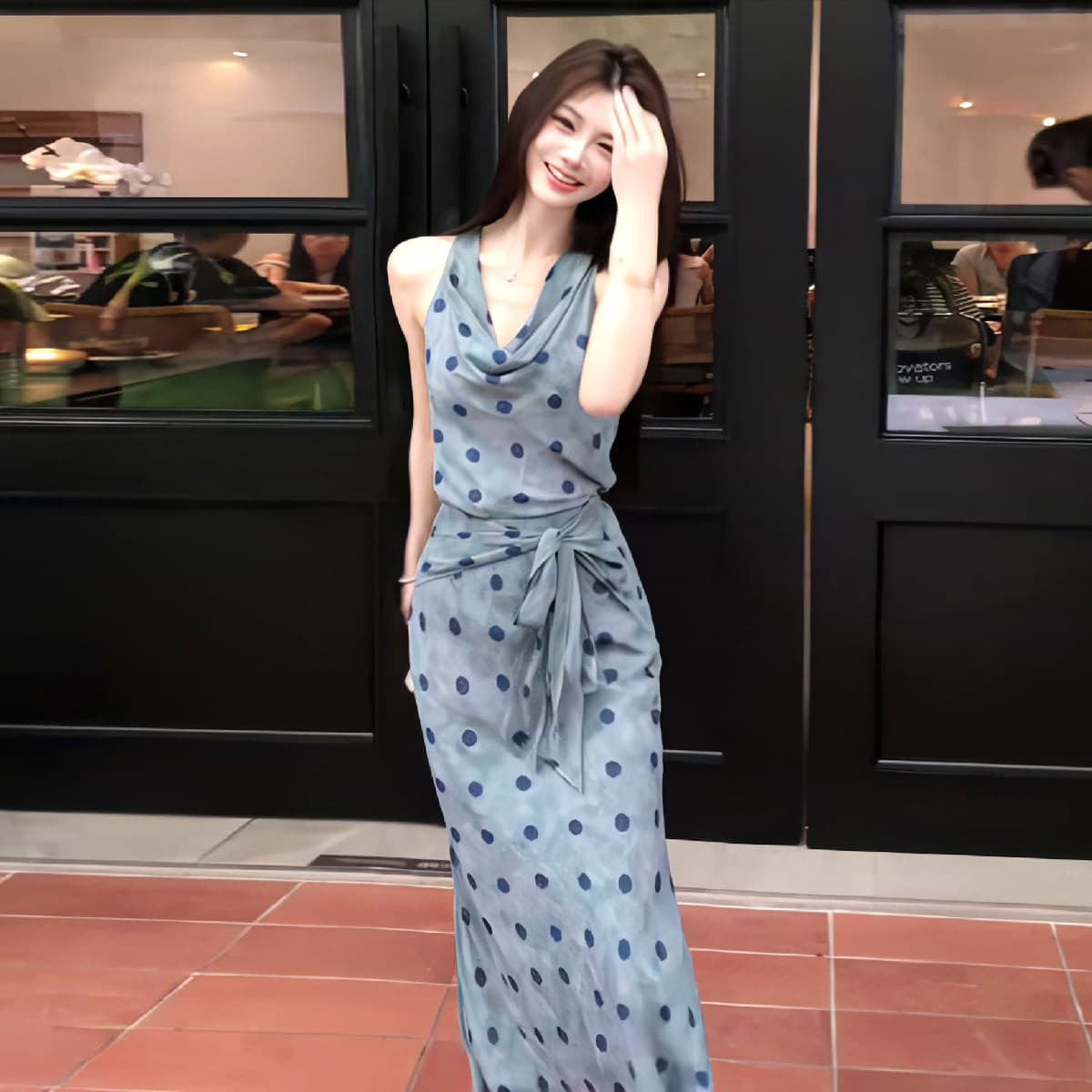프랑스식 레트로 우아함 도트 무늬 흔들다 칼라 민소매 여성 드레스 여름 몸매 가꾸기 허리 수축 민소매 품격 타이트 스커트 롱 스커트 이미지 4