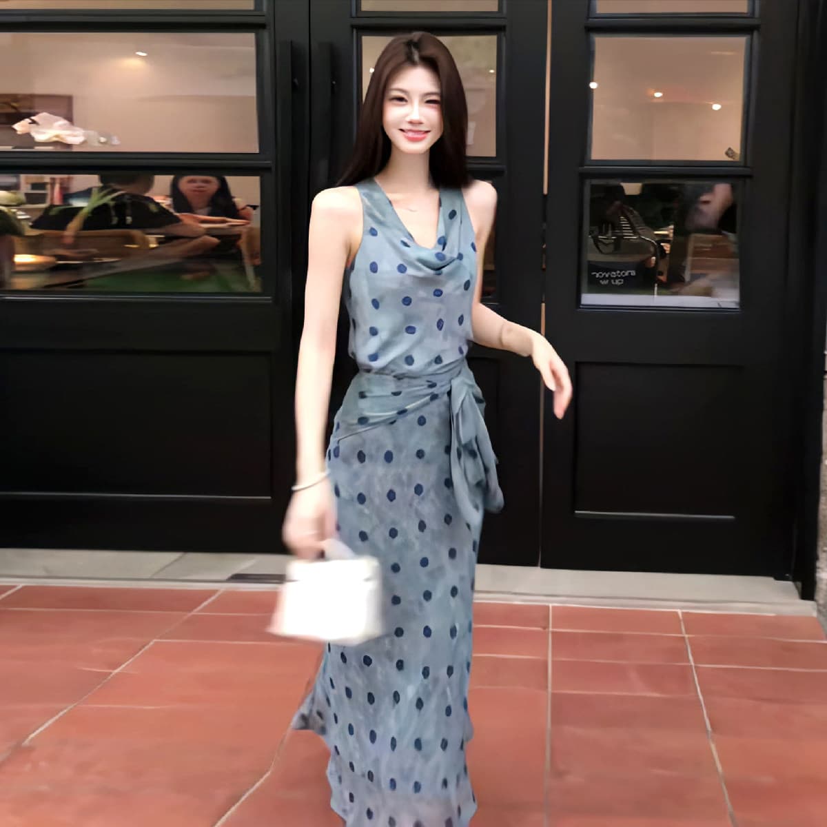 프랑스식 레트로 우아함 도트 무늬 흔들다 칼라 민소매 여성 드레스 여름 몸매 가꾸기 허리 수축 민소매 품격 타이트 스커트 롱 스커트 이미지 3