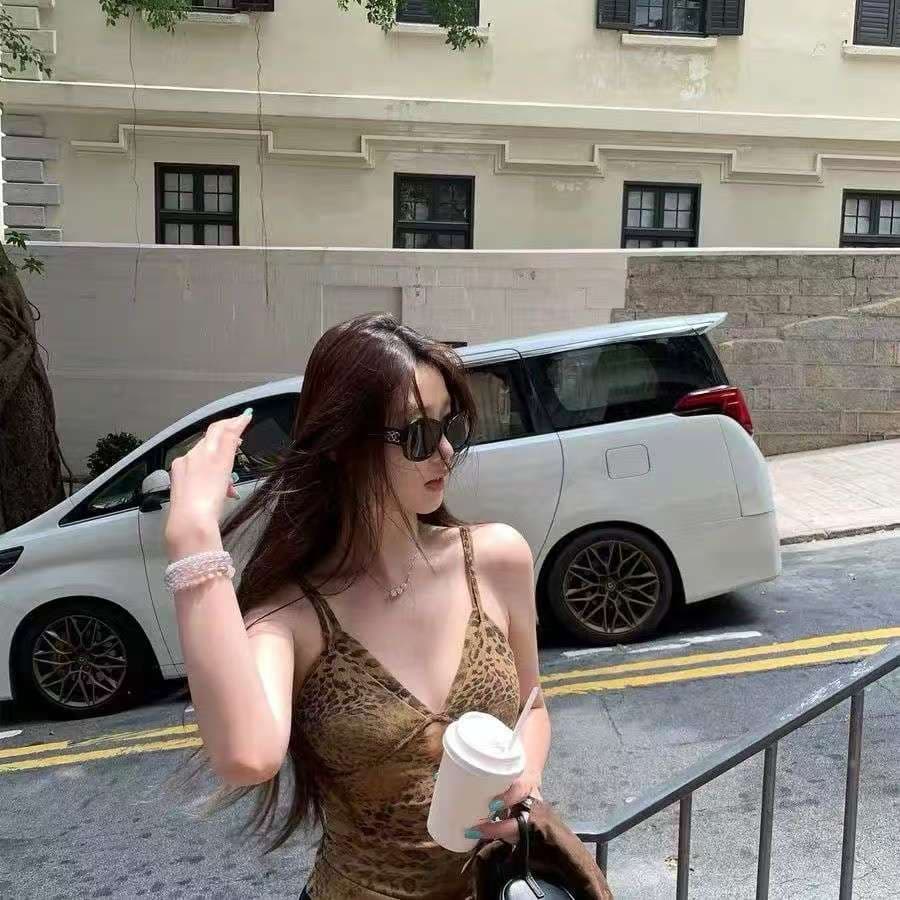 레트로 레오파드 무늬 몸매 가꾸기 V넥 조끼 여름 섹시함 민소매 슬립 맨위 루즈핏 넓은 다리 청바지 여성복 이미지 2