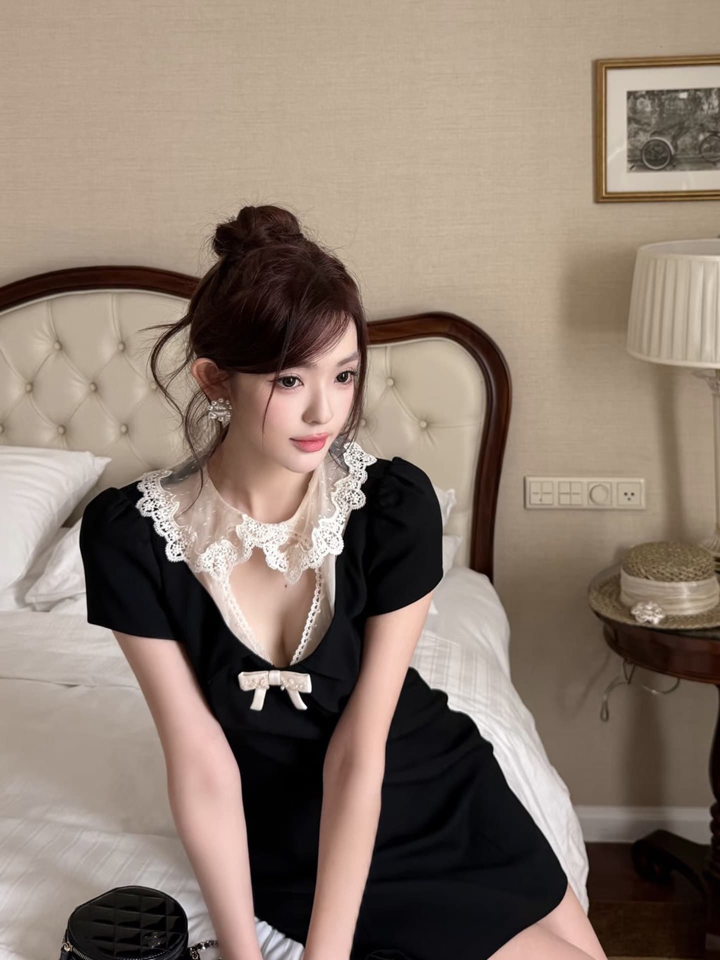 한국 스타일 패션 배색 레이스 베이비 칼라 홀로우 아웃 천 금빛 바람 검정색 한 마디 여성 드레스 여름 새로운 상세 이미지 3