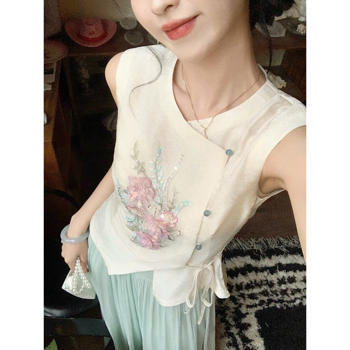 링 茜 거만한 와우 구름 객실 棠 꽃 새로운 중식 구슬 조각 자수 조끼 여자 여름 도루 센스 암퇘지 빛 와이드 레그 팬츠 세트 이미지 2