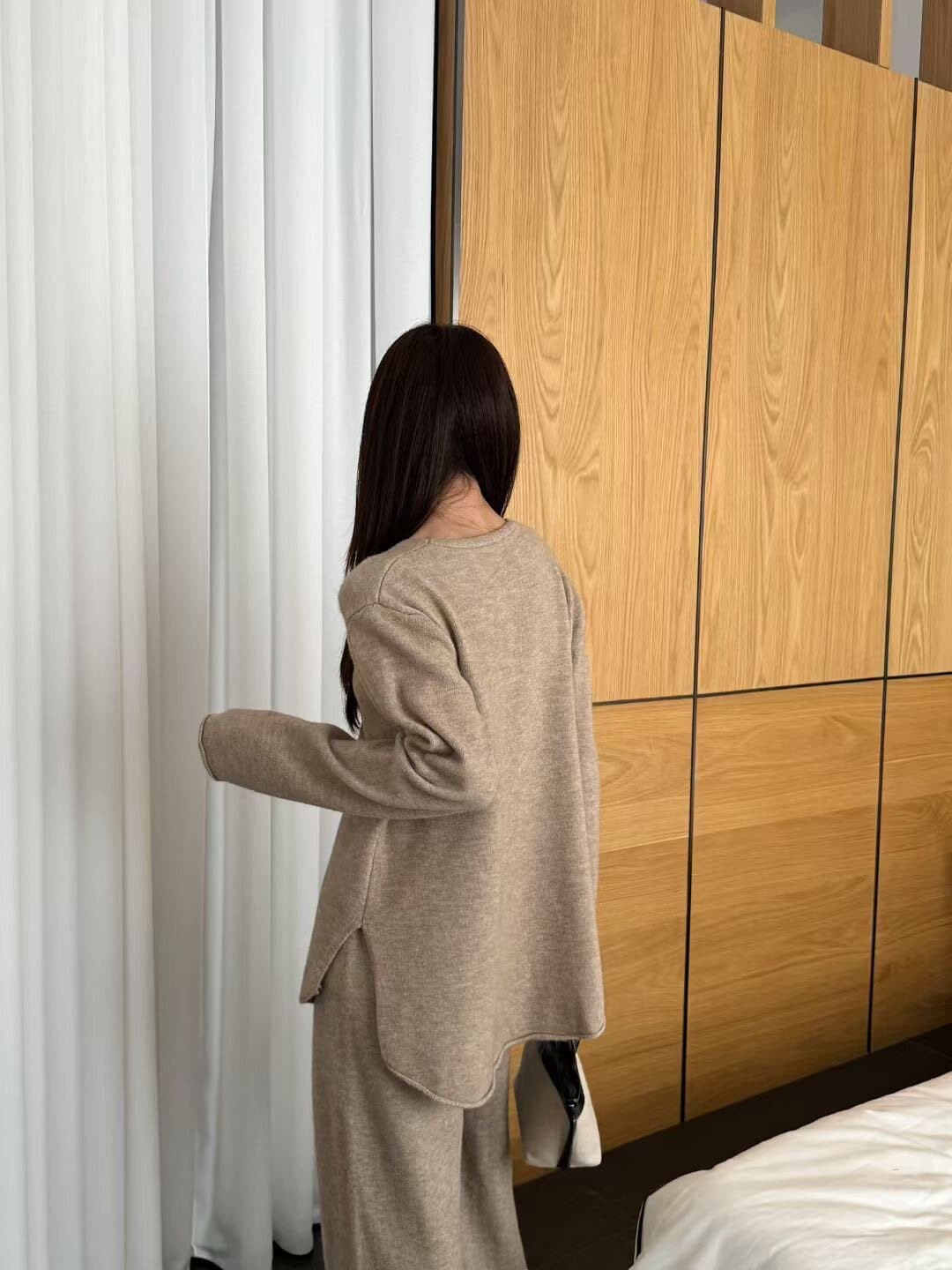 88102 가을 겨울 새로운 패션 세트 여성 니트 스웨터 V넥 스웨터 가을 센스 와이드 레그 팬츠 투피스 세트 상세 이미지 8