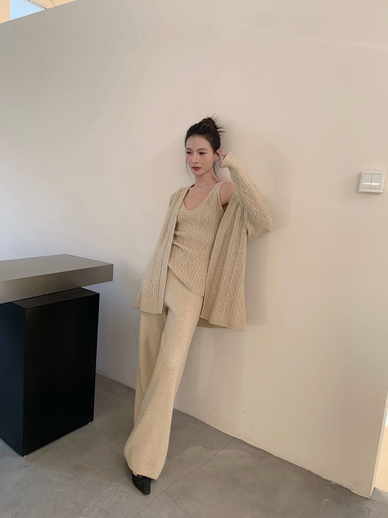 프랑스식 패션 꽈배기 니트 세트 여성 가을 겨울 느긋한 바람 스웨터 조끼 와이드 레그 팬츠 3종 세트 슬림해 보이는 품격 상세 이미지 28
