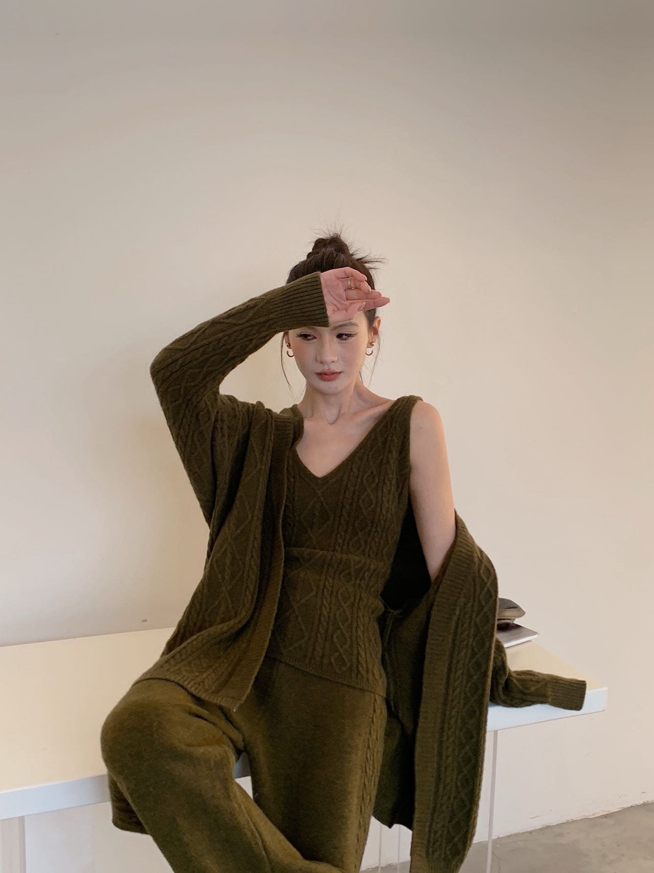 프랑스식 패션 꽈배기 니트 세트 여성 가을 겨울 느긋한 바람 스웨터 조끼 와이드 레그 팬츠 3종 세트 슬림해 보이는 품격 상세 이미지 31