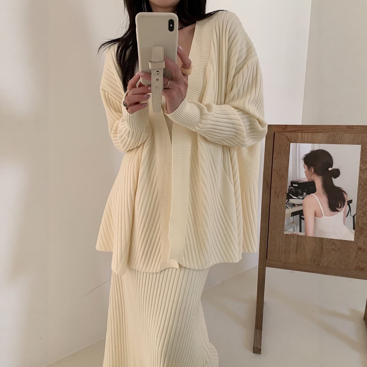 프랑스식 패션 느긋한 바람 신년 빨간색 니트 세트 여성 봄 슬림해 보이는 오픈 가디건 조끼 반신 스커트 3종 세트 이미지 2