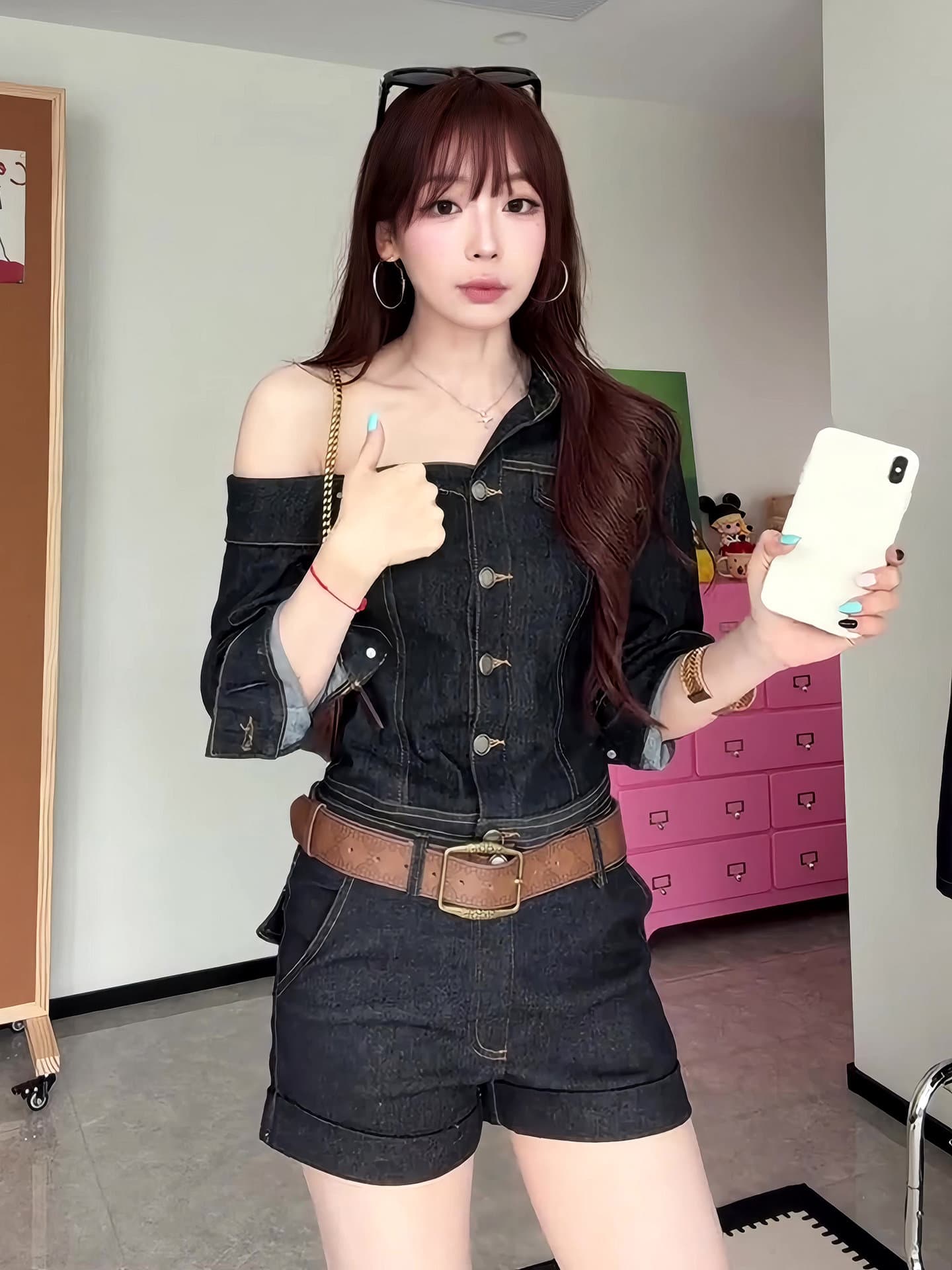 절묘한 작은 키 착용 가져 가라. 세트 여름 새로운 레트로 아메리칸 핫걸 비스듬한 어깨 중간 소매 데님 셔츠 반바지 여성 이미지 2