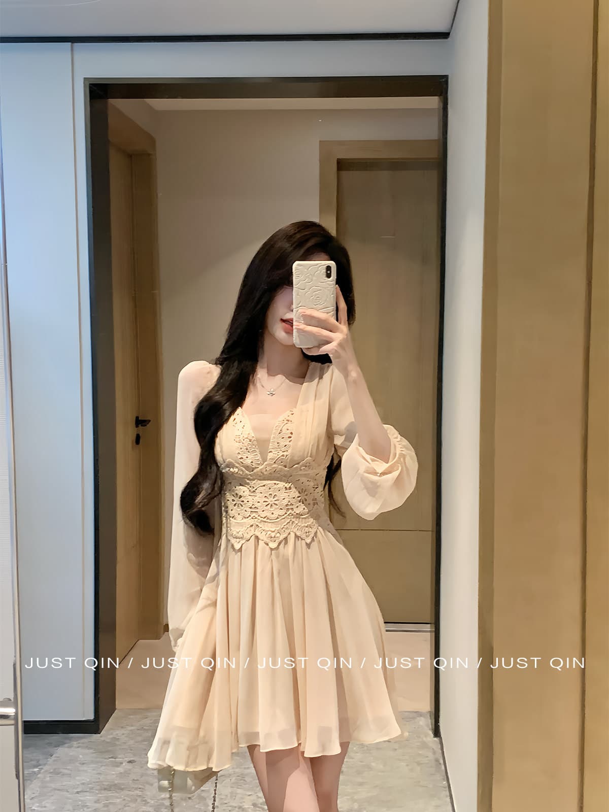 justqin 빛 산소 뒷 정원 2026 새로운 레이스 조각 허리 수축 슬림해 보이는 거품 소매 여성 드레스 이미지 2