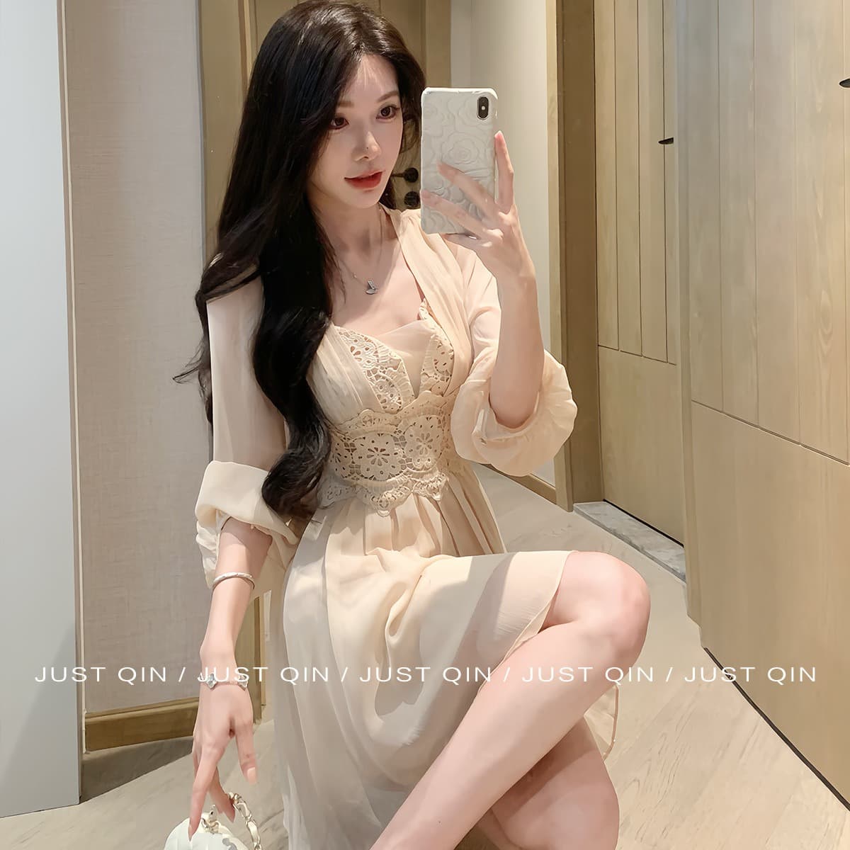 justqin 빛 산소 뒷 정원 2026 새로운 레이스 조각 허리 수축 슬림해 보이는 거품 소매 여성 드레스 이미지 5
