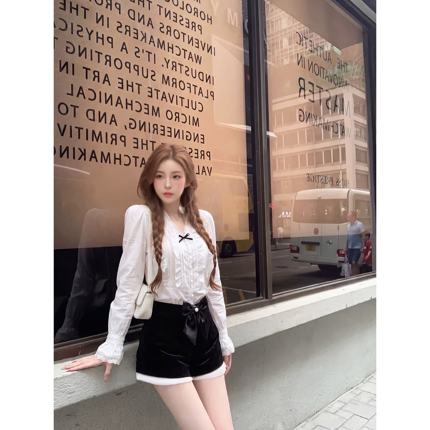 프랑스식 레이스 측면 V넥 긴팔 여성 셔츠 가을 나비 매듭 벨벳 하이웨이스트 반바지 순수한 욕망 달콤한 자매 투피스 세트 이미지 3