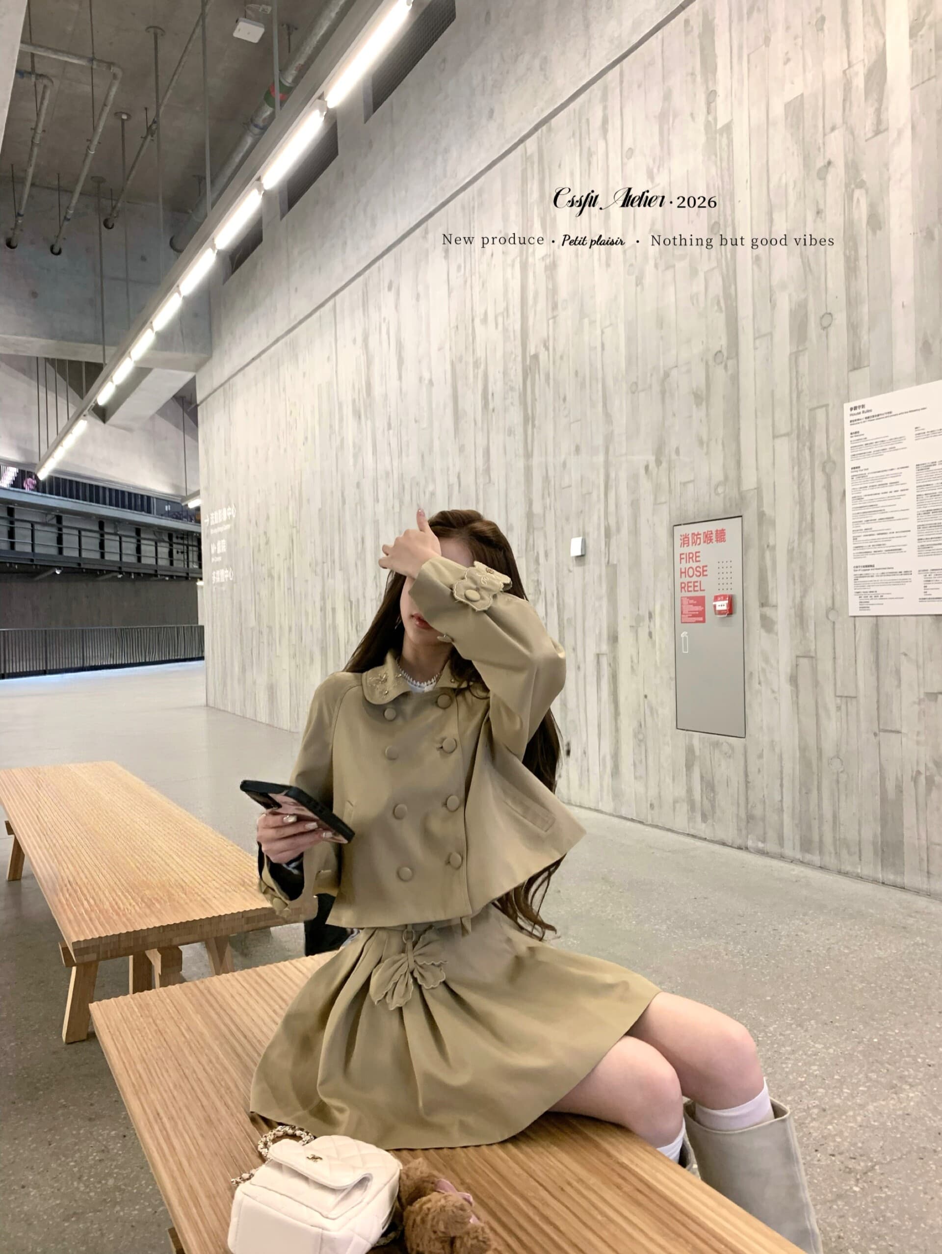 늦게 우산 우산 26 ss 질감 어형 변화표 자수 칼라 이중 버튼 짧은 재킷 재킷 자수 나비 매듭 반 스커트 상세 이미지 4