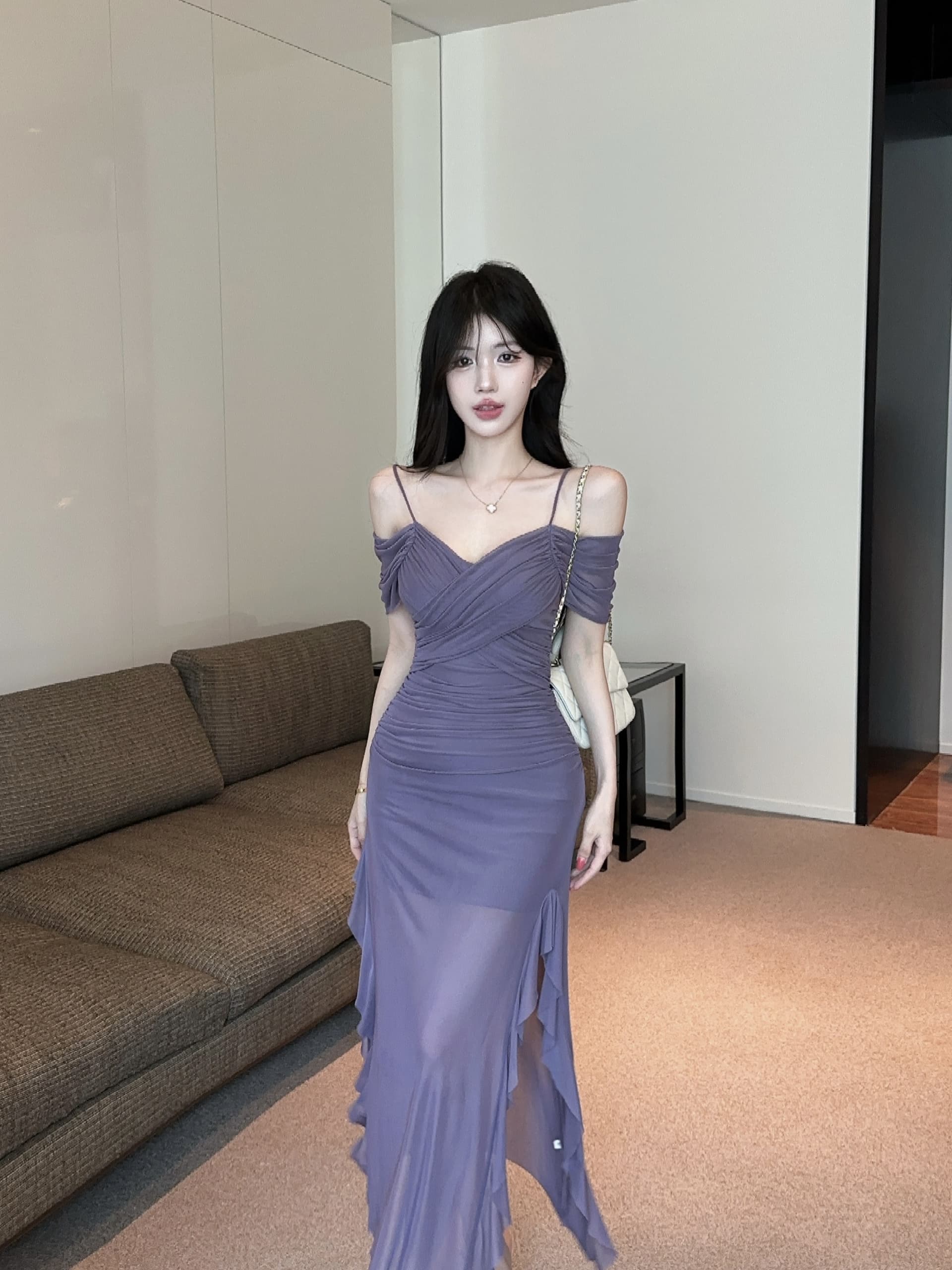실사 순수한 욕망 바람 보라색 슬립 오프숄더 여성 드레스 허리 수축 슬림해 보이는 주름 망사 인어 꼬리 롱 코트 드레스 상세 이미지 4