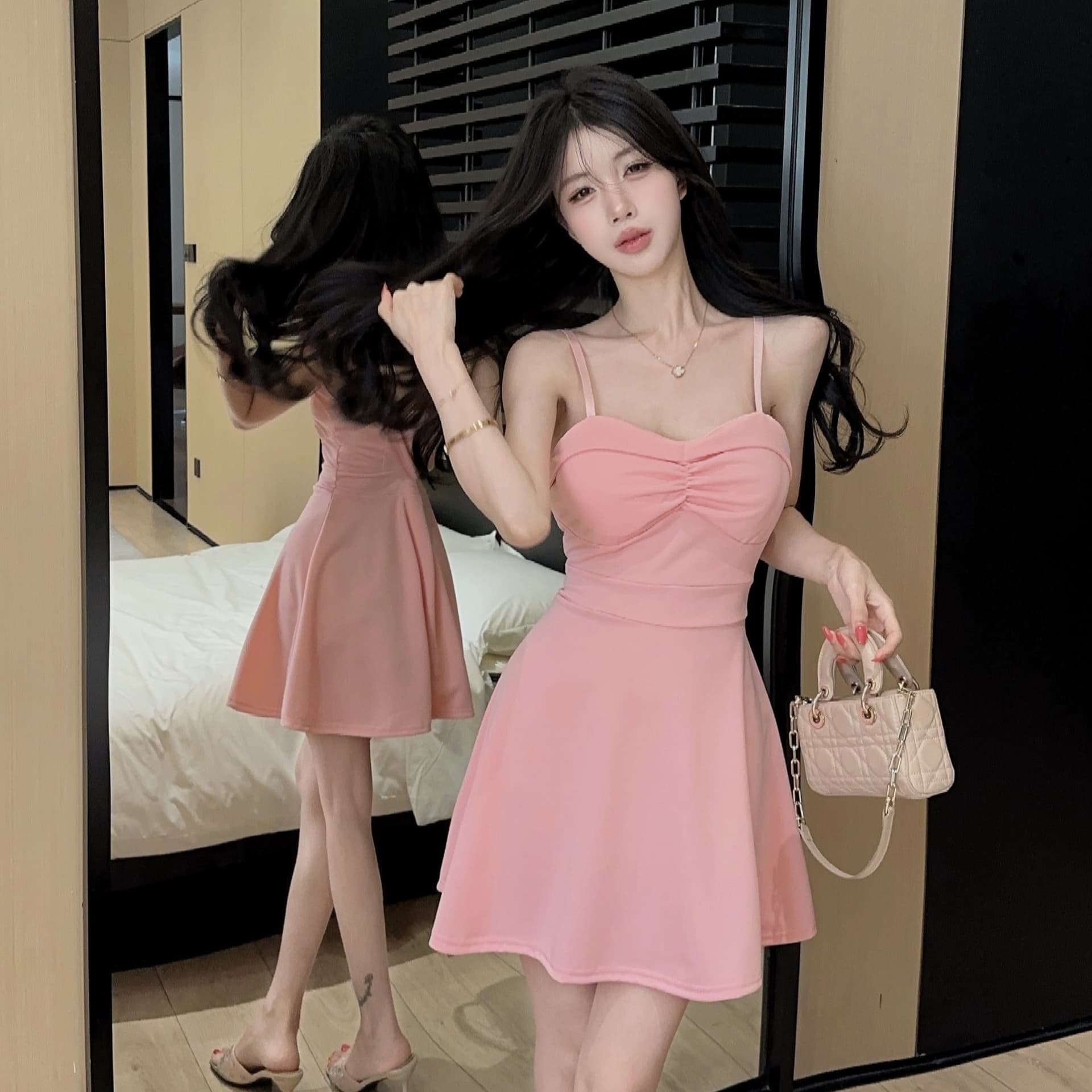 실사 프랑스식 레트로 미니멀리즘 하이웨이스트 주름 튜브탑 스타일 슬립 드레스 디스플레이 화이트 품격 a 단어 쇼트 스타일 드레스 이미지 4