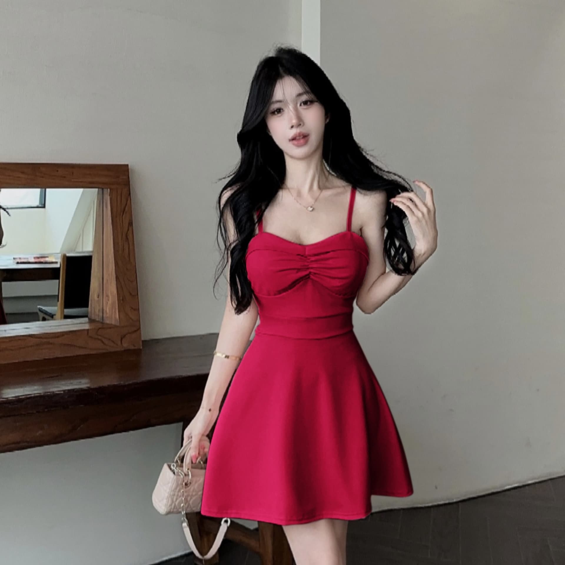 실사 프랑스식 레트로 미니멀리즘 하이웨이스트 주름 튜브탑 스타일 슬립 드레스 디스플레이 화이트 품격 a 단어 쇼트 스타일 드레스