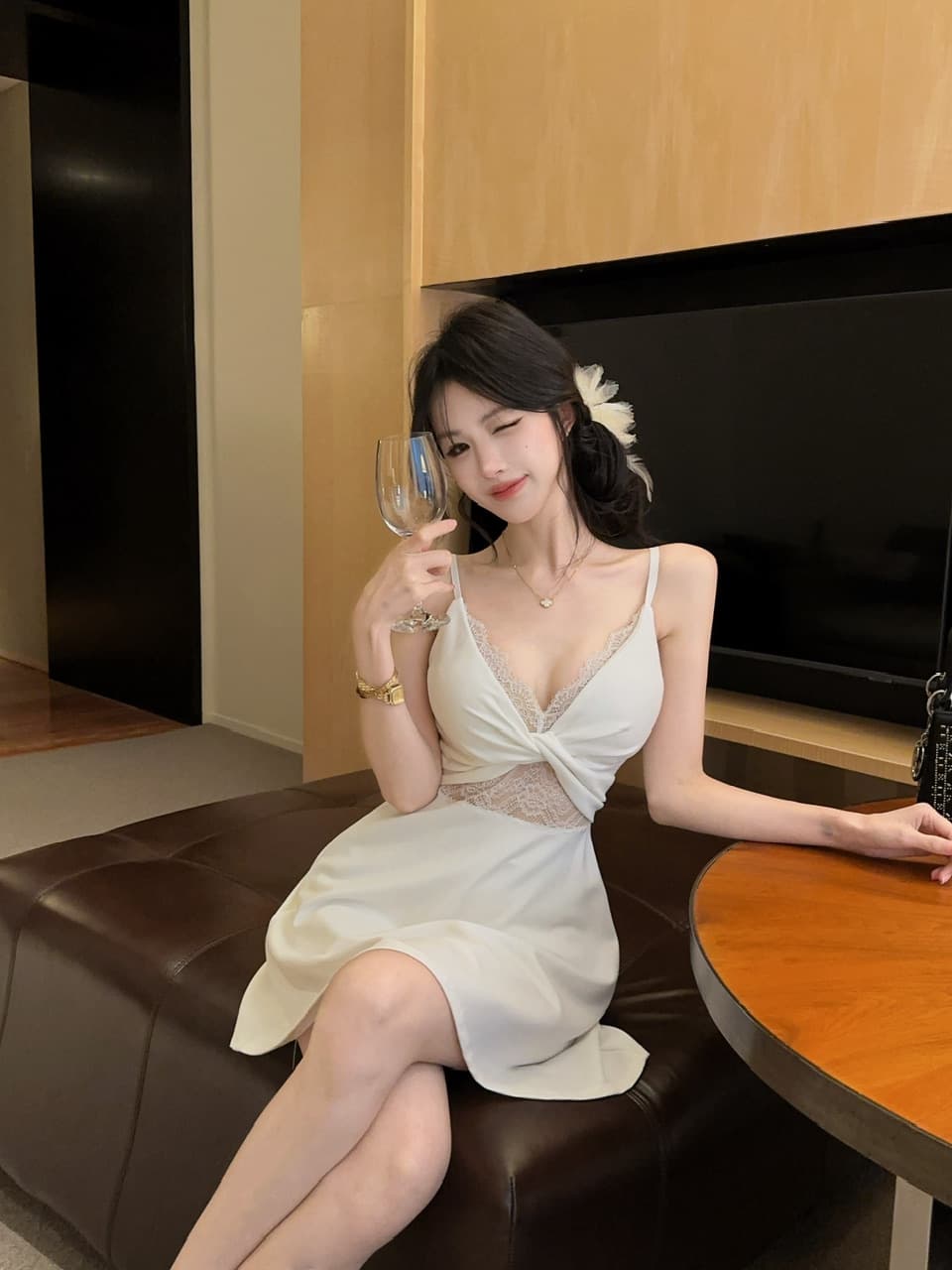 실사 디자인 센스 V넥 슬립 드레스 비틀림 허리 레이스 홀로우 아웃 a 단어 우산 치마 쇼트 스타일 예복 드레스 상세 이미지 7