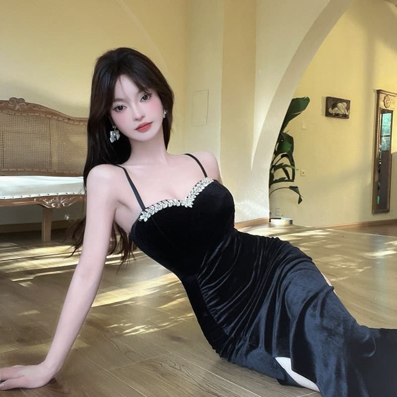 실사 좋은 슬립 벨벳 예복 롱 스커트 네클라인 다이아몬드 세팅 허리 측면 주름 허리 수축 측면 트임 타이트 스커트 드레스 이미지 2