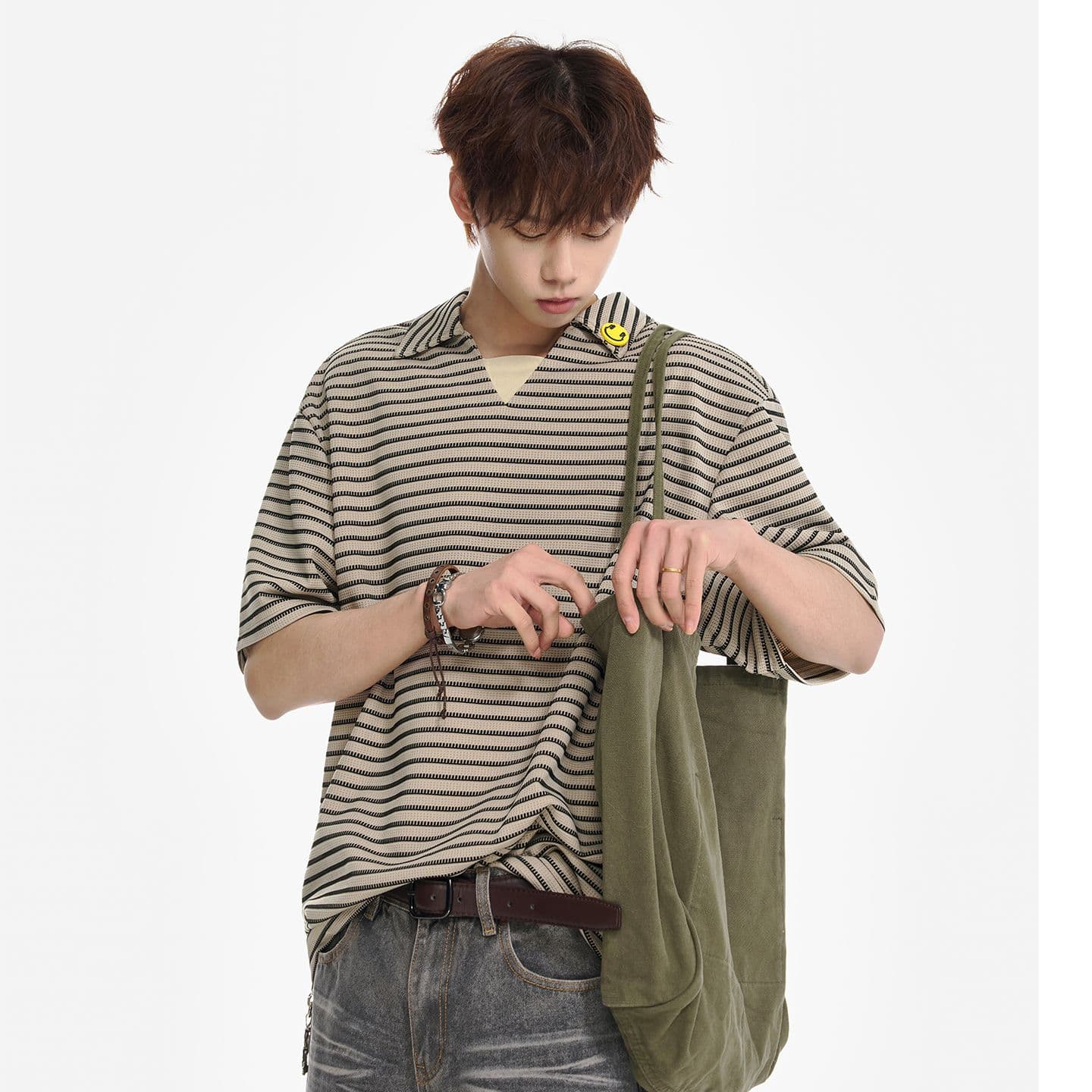 실사 여름 새로운 페이크 레이어드 캐주얼 스트라이프 POLO 셔츠 남자 루즈핏 미니멀리즘 패션 작은 장식 반팔 티셔츠 이미지 3
