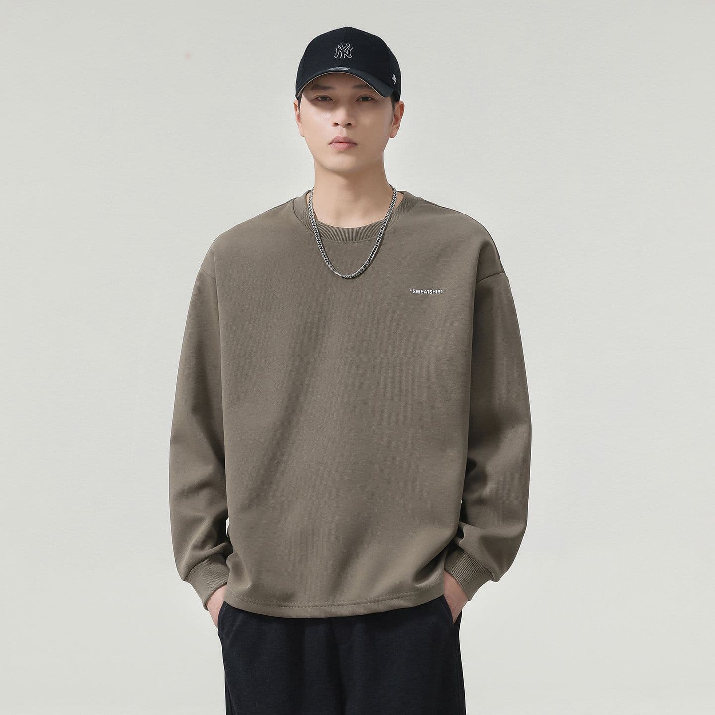 실사 2026 가을 겨울 새로운 뒤로 프린트 라운드 넥 후드티 남자 루즈핏 다용도 일상 출퇴근 긴 소매 셔츠 이미지 2