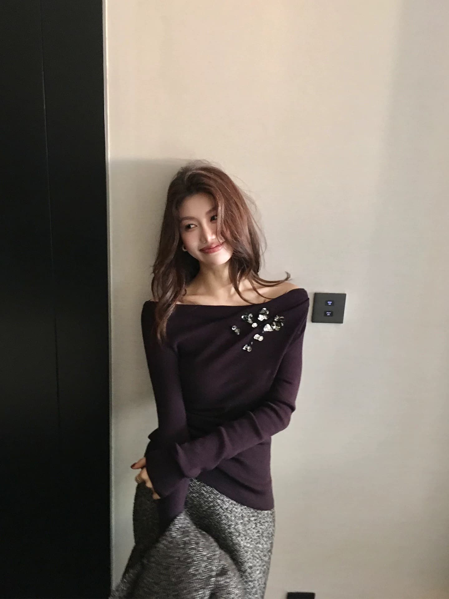 프랑스식 슈퍼 잘 생긴 ~ 중 보라색 스팽글 오프숄더 맨위 여성 가을 겨울 새로운 니트 스웨터 디자인 센스 작은 상세 이미지 10