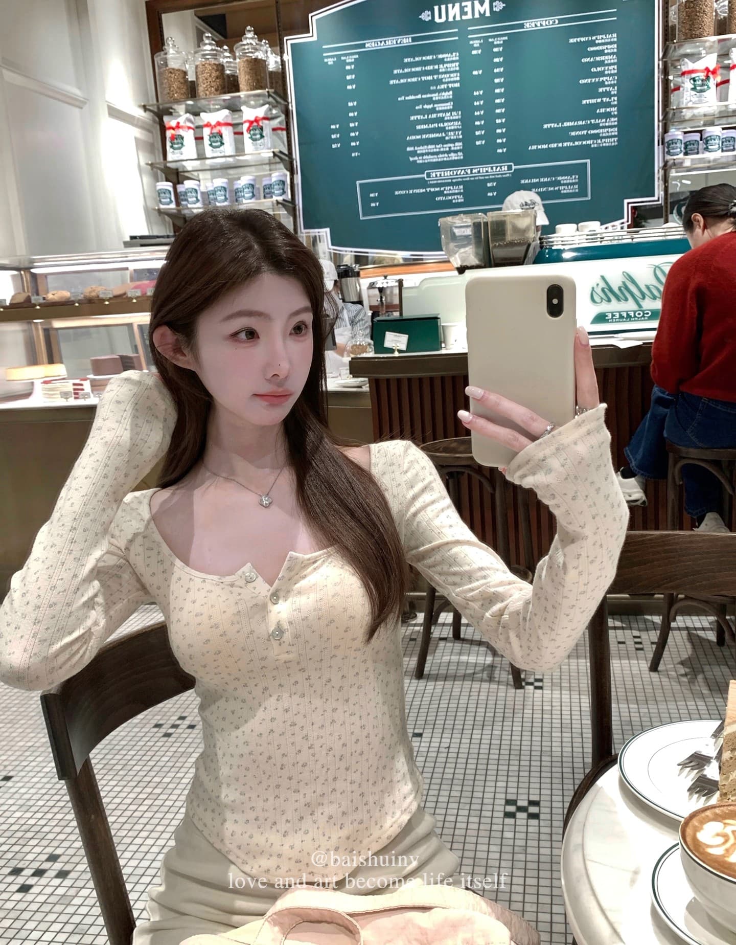 화이트 워터 여성 bm 꽃무늬 대 라운드 넥 꽃무늬 기본 셔츠 여성 겨울 프랑스식 분위기 센스 순수한 욕망 맨위 상세 이미지 9
