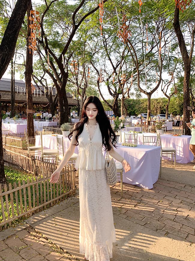 봄 새로운 절묘한 프랑스식 chl0 e 레이스 레이스 V넥 스트랩 새틴 레이스 조끼 상세 이미지 12