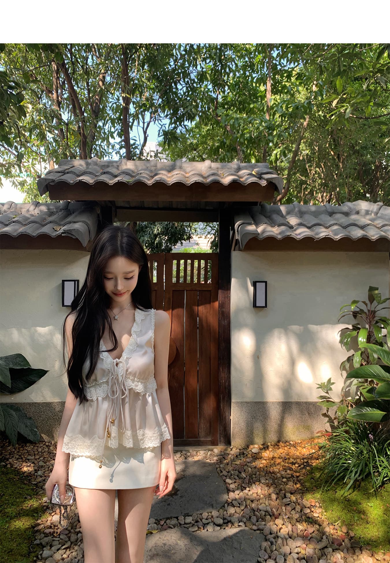 꽃 리플 레이스 화이트 새틴 프릴 소녀 달콤함 V넥 스트랩 조끼 여성 이미지 4