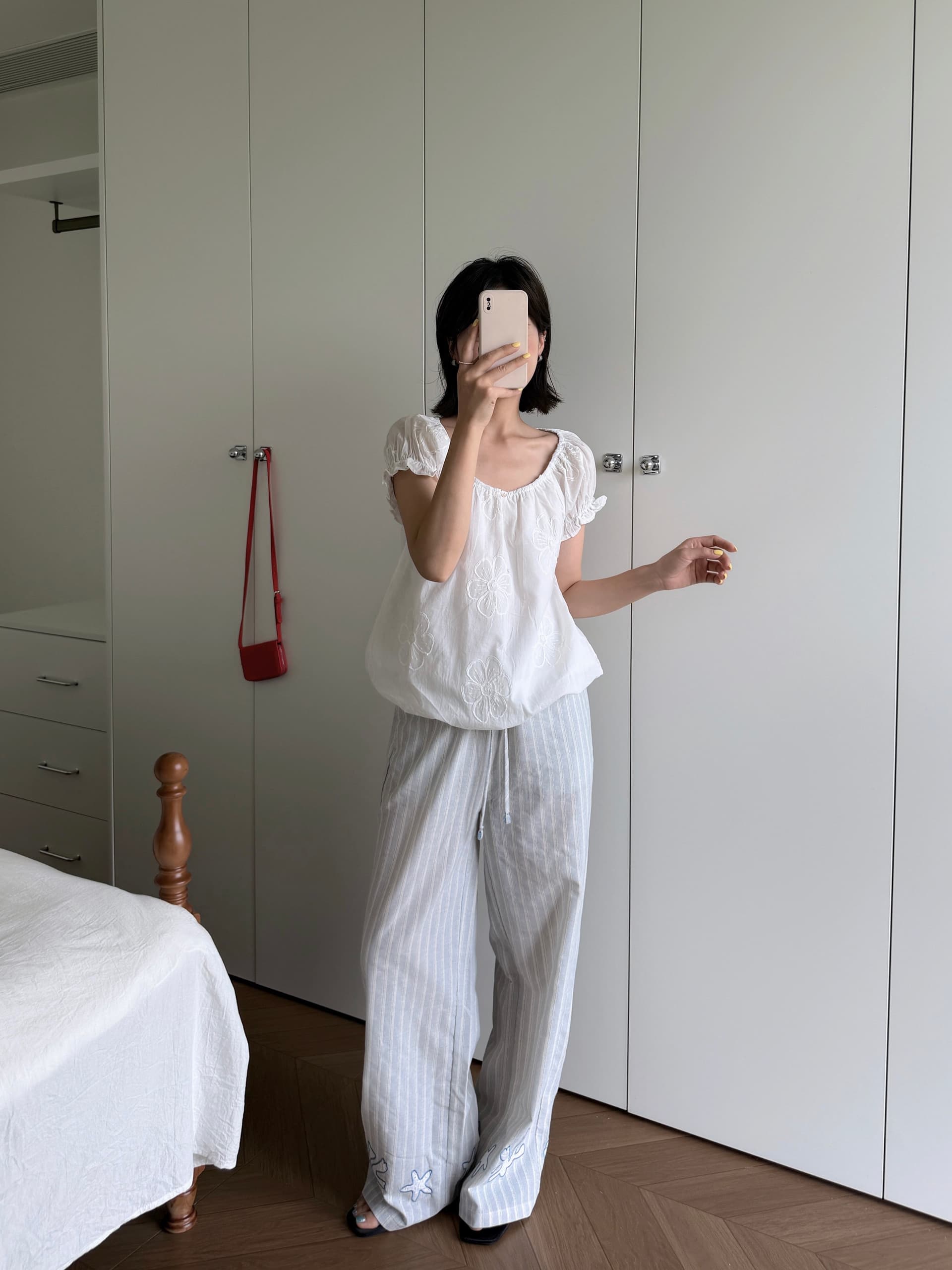프랑스식 화이트 달콤함 반팔 여성 셔츠 여름 디자인 센스 자이언트 잘 생긴 루즈핏 셔츠 품격 맨위 상세 이미지 4