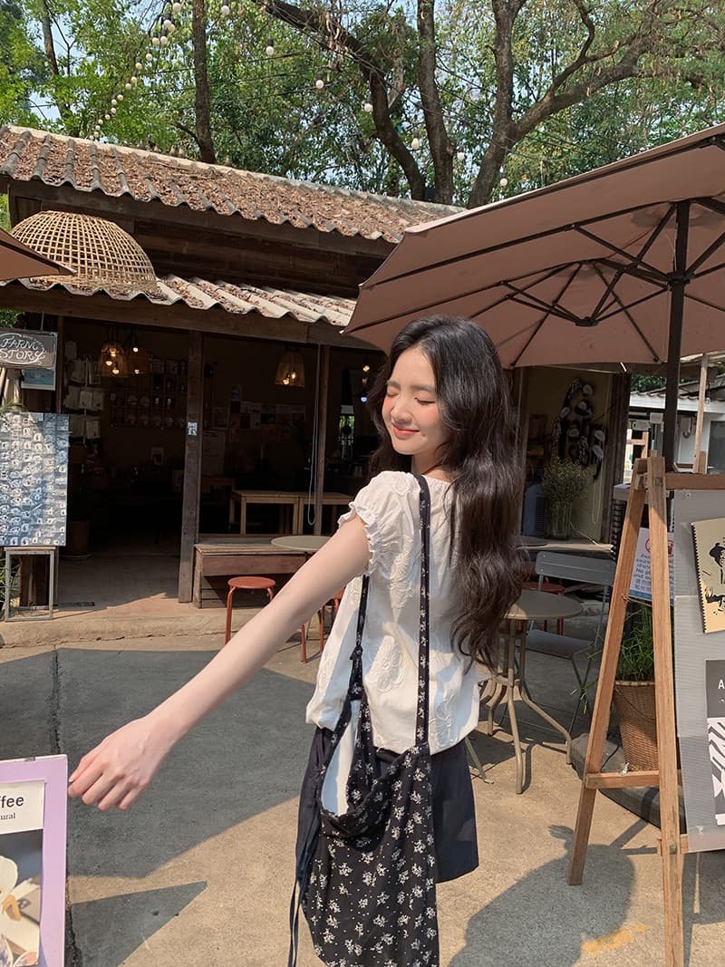 프랑스식 화이트 달콤함 반팔 여성 셔츠 여름 디자인 센스 자이언트 잘 생긴 루즈핏 셔츠 품격 맨위 상세 이미지 39