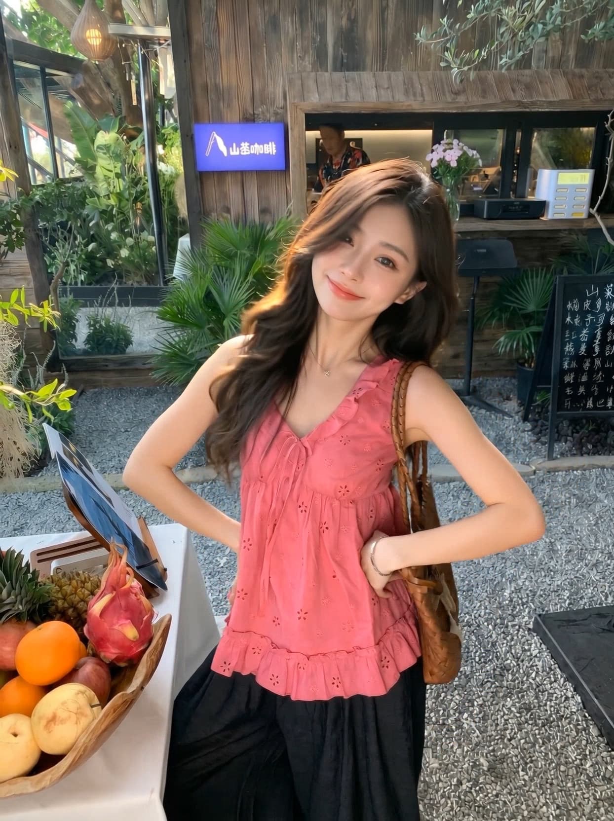 프랑스식 낭만주의 바람 로즈 레드 프릴 민소매 맨위 여성 2026 여름 새로운 작은 조끼 디자인 센스 작은 대중 상세 이미지 4